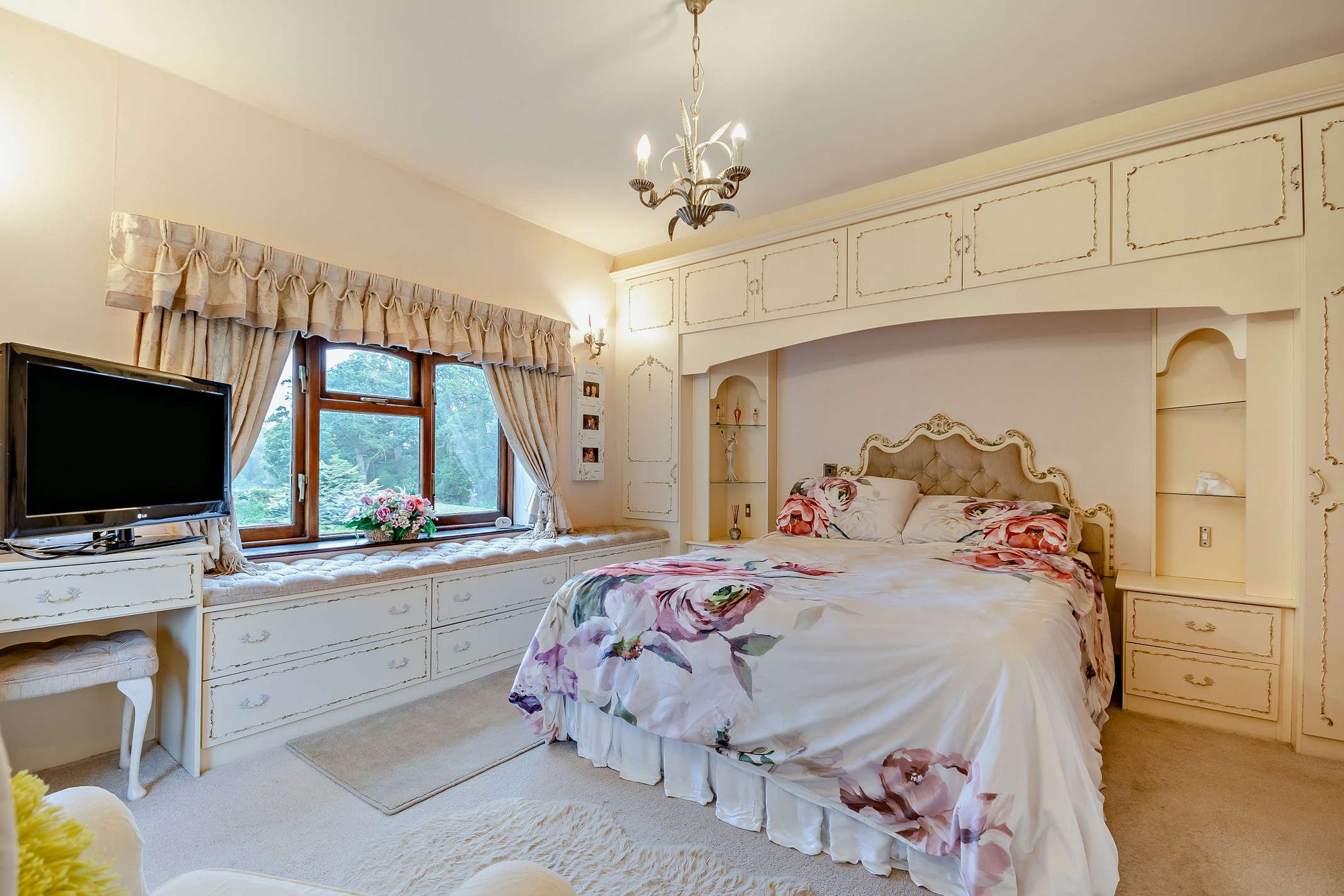 4 bed detached house for sale in Six Ashes, Bridgnorth, WV15 17