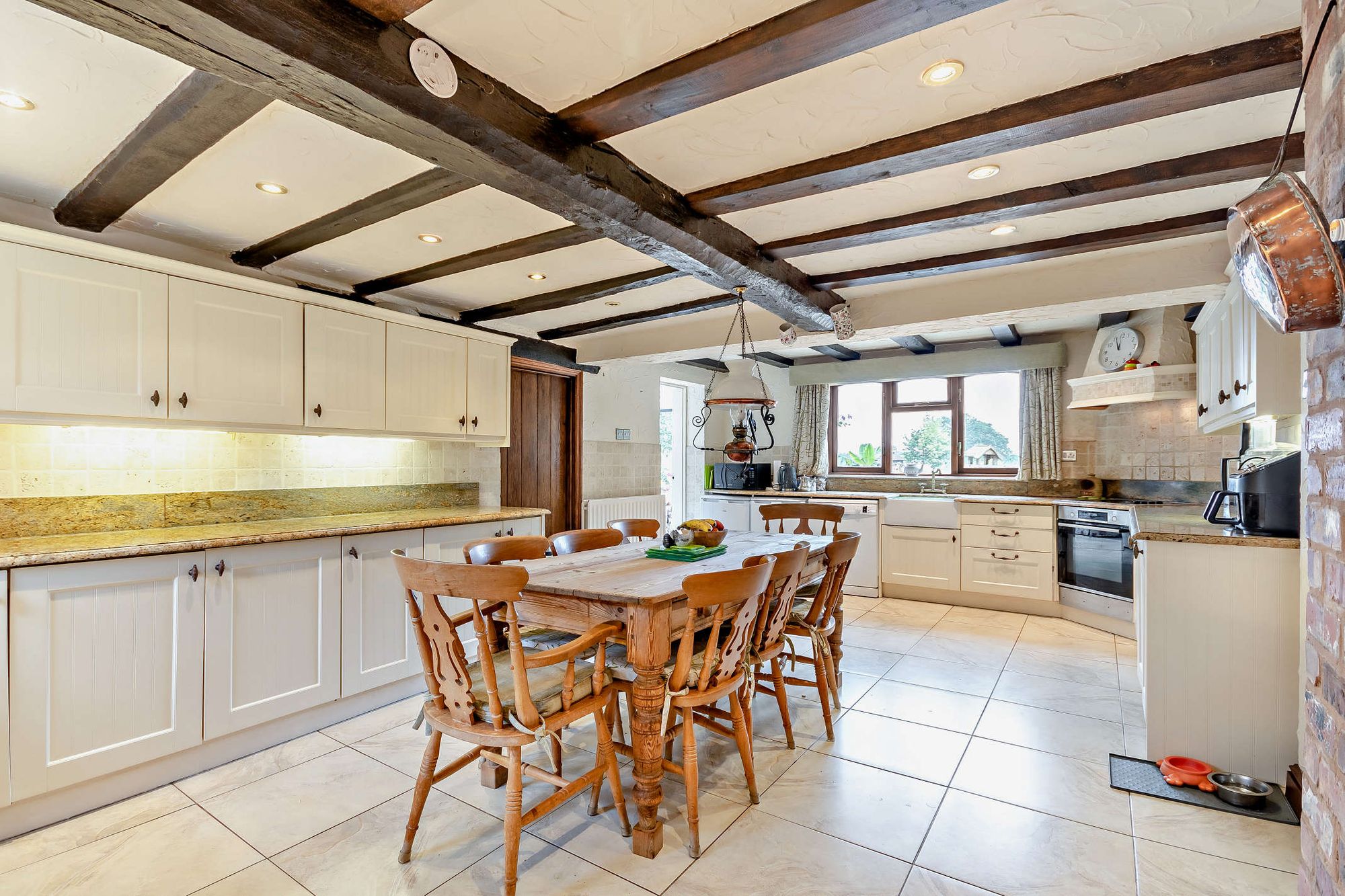 4 bed detached house for sale in Six Ashes, Bridgnorth, WV15  - Property Image 11
