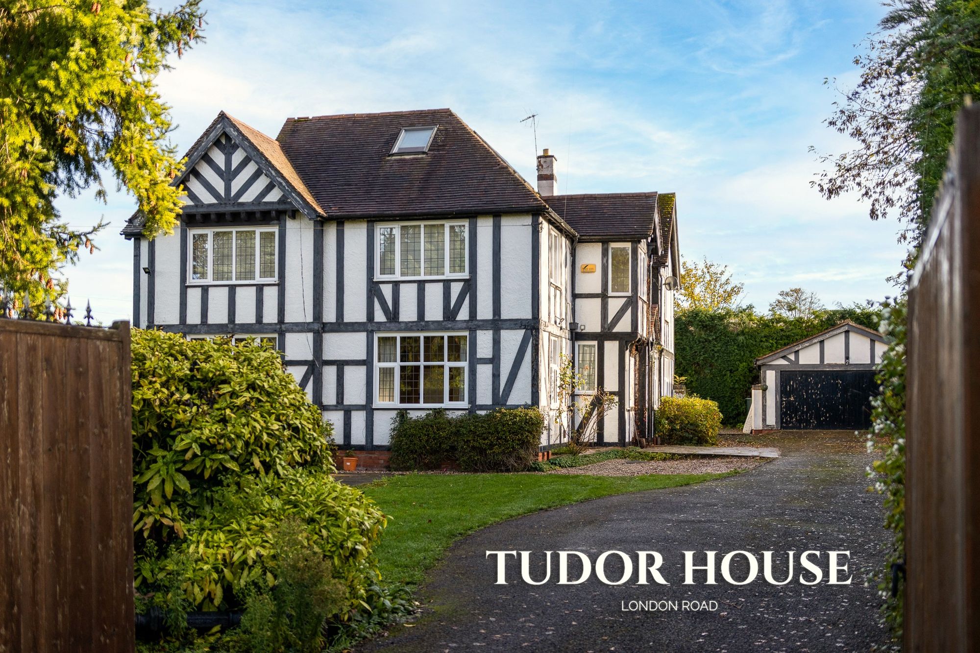 5 bed detached house for sale in Red Hill Lane, Worcester, WR5 - Property Image 1