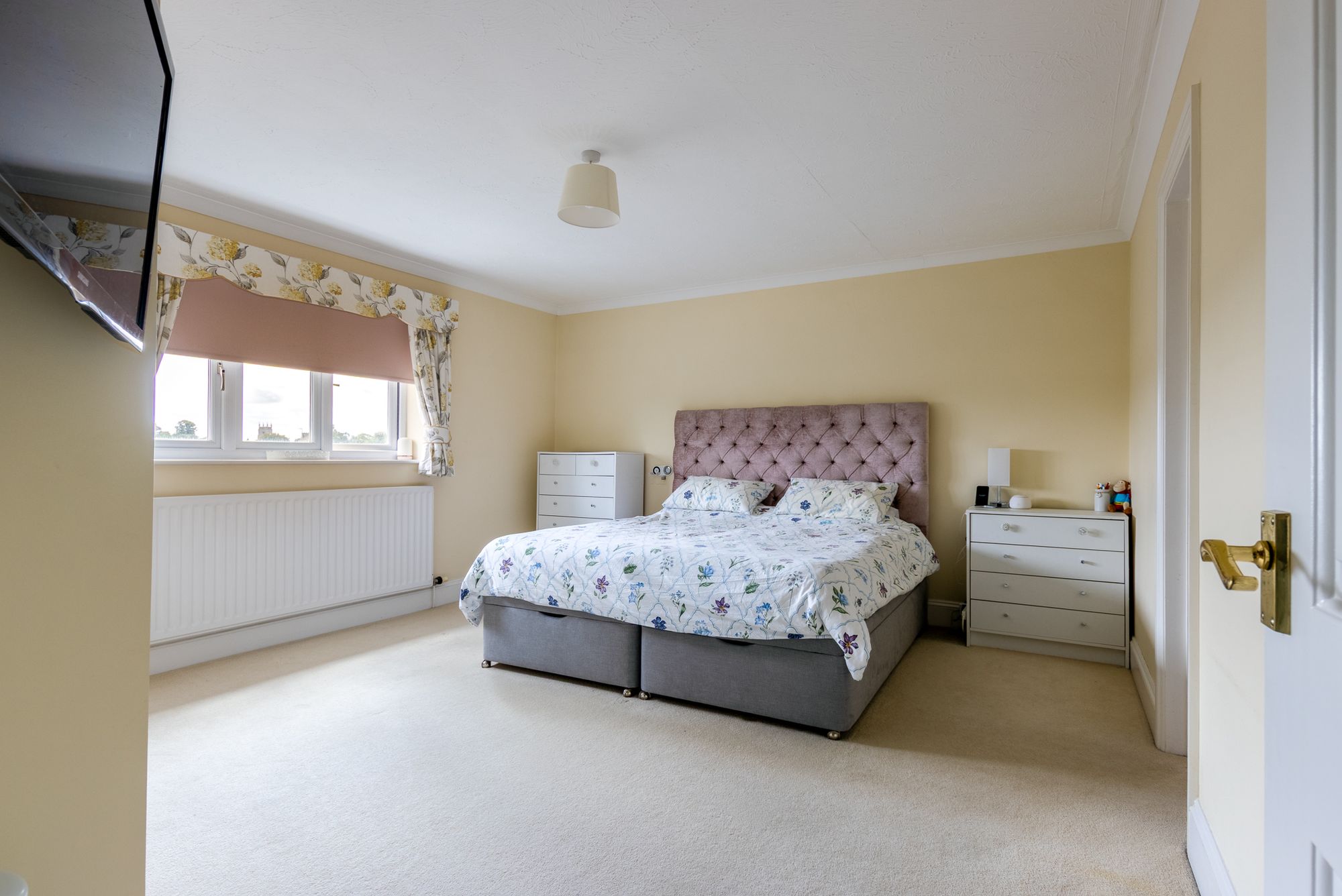 4 bed detached house for sale in The Knoll, Kempsford, GL7  - Property Image 16