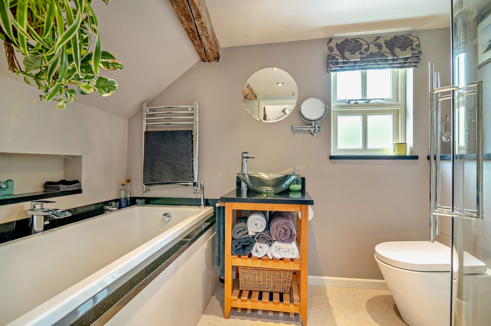 4 bed house for sale in Severn Stoke, Worcester, WR8  - Property Image 13