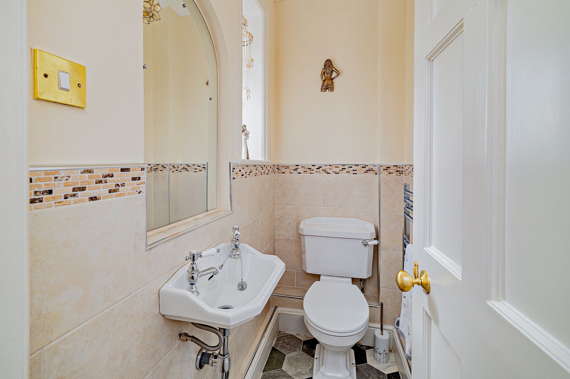 4 bed detached house for sale in Alveley, Bridgnorth, WV15  - Property Image 18