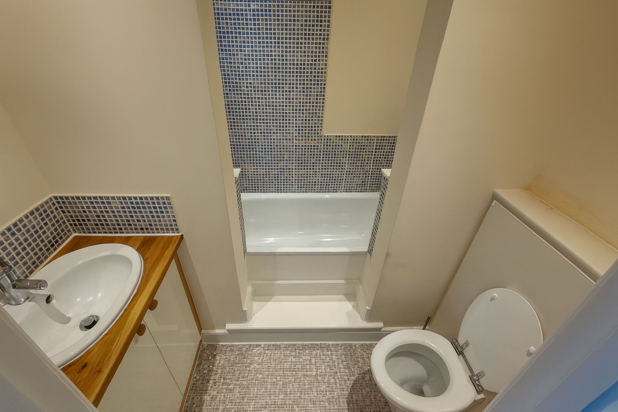 1 bed flat for sale in Old Road, Chippenham, SN15  - Property Image 8