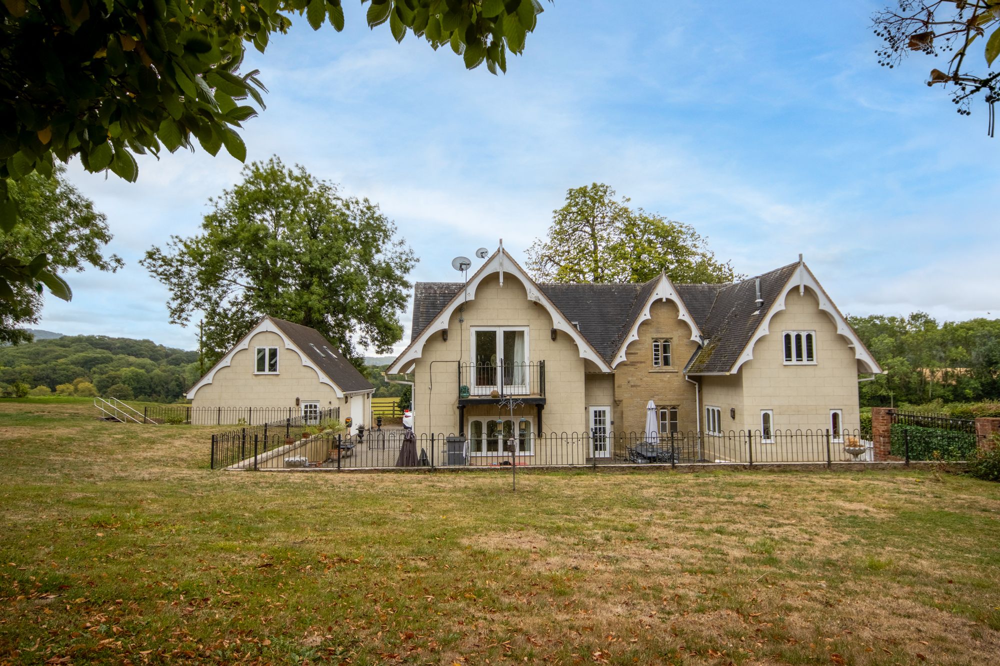 4 bed detached house for sale in Stanford Bridge, Worcester, WR6  - Property Image 19