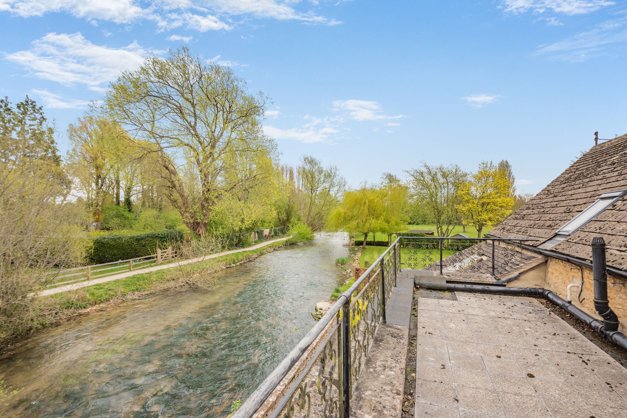 5 bed detached house for sale in Horcott Road, Fairford, GL7  - Property Image 3