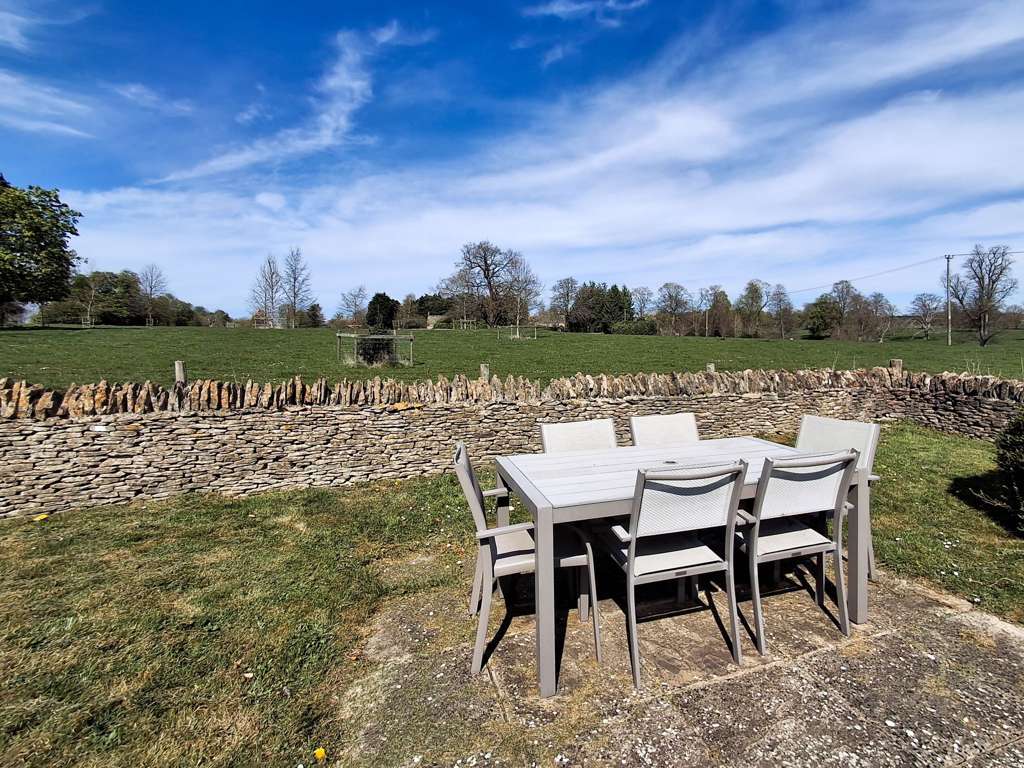 2 bed cottage for sale in Hatherop Road, Coln St. Aldwyns, GL7  - Property Image 4