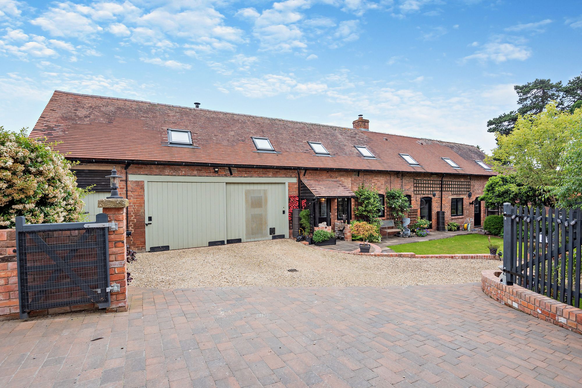 5 bed barn conversion for sale in Kyrewood, Tenbury Wells, WR15 - Property Image 1