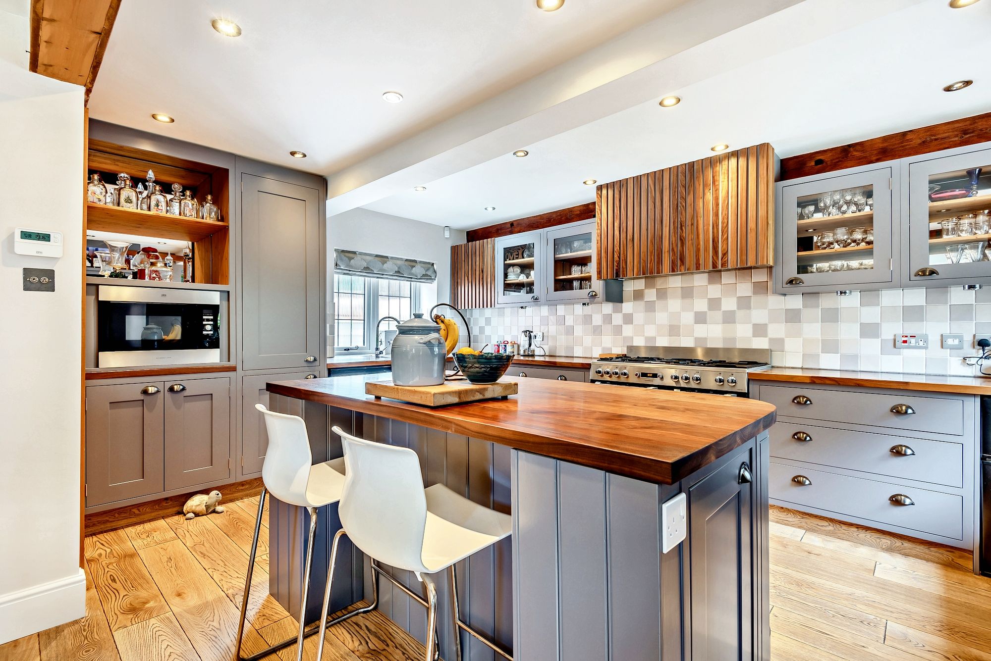 5 bed barn conversion for sale in Kyrewood, Tenbury Wells, WR15  - Property Image 6