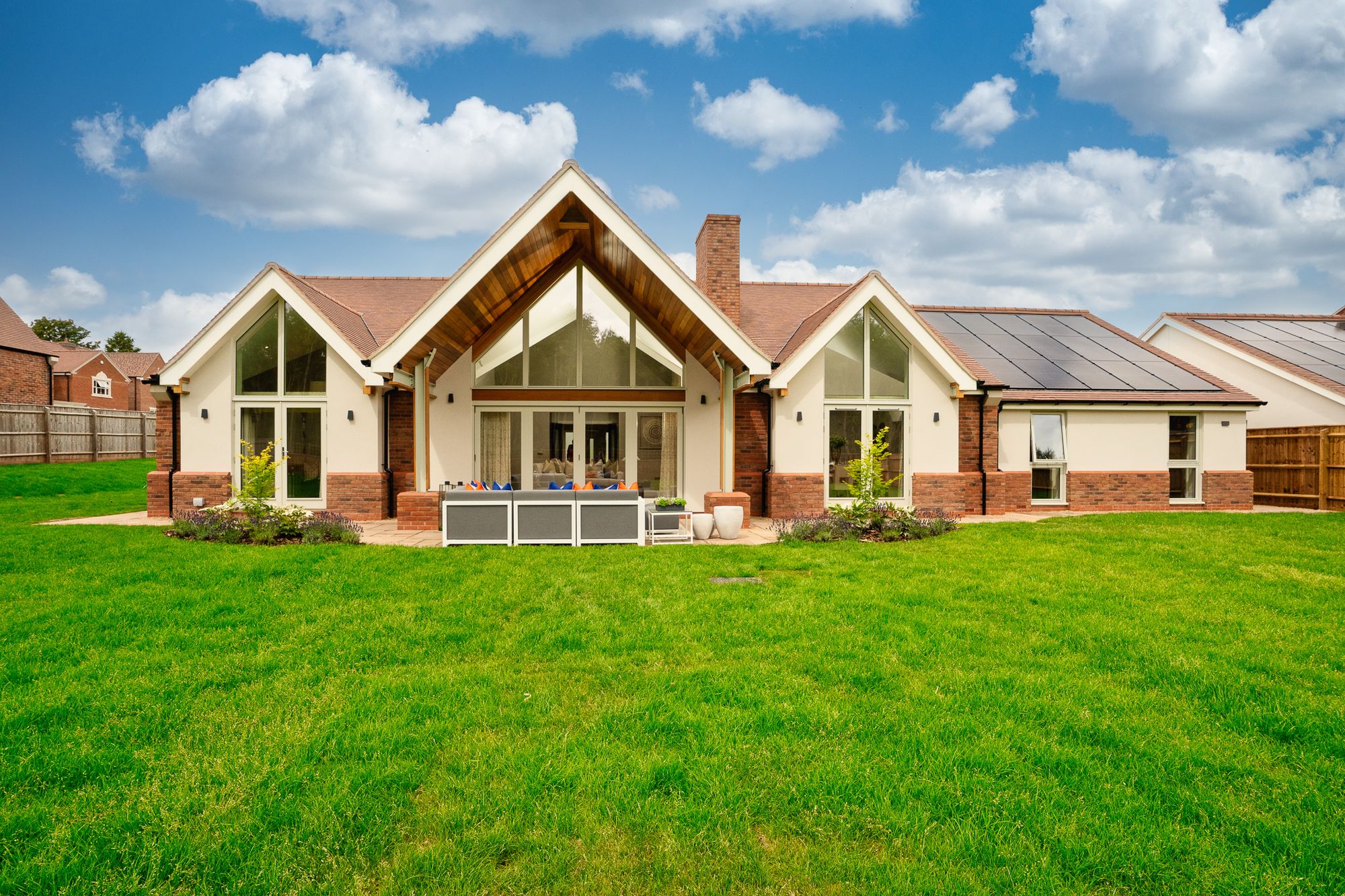 3 bed detached house for sale in Manor Gardens, Hackmans Gate, DY9 4