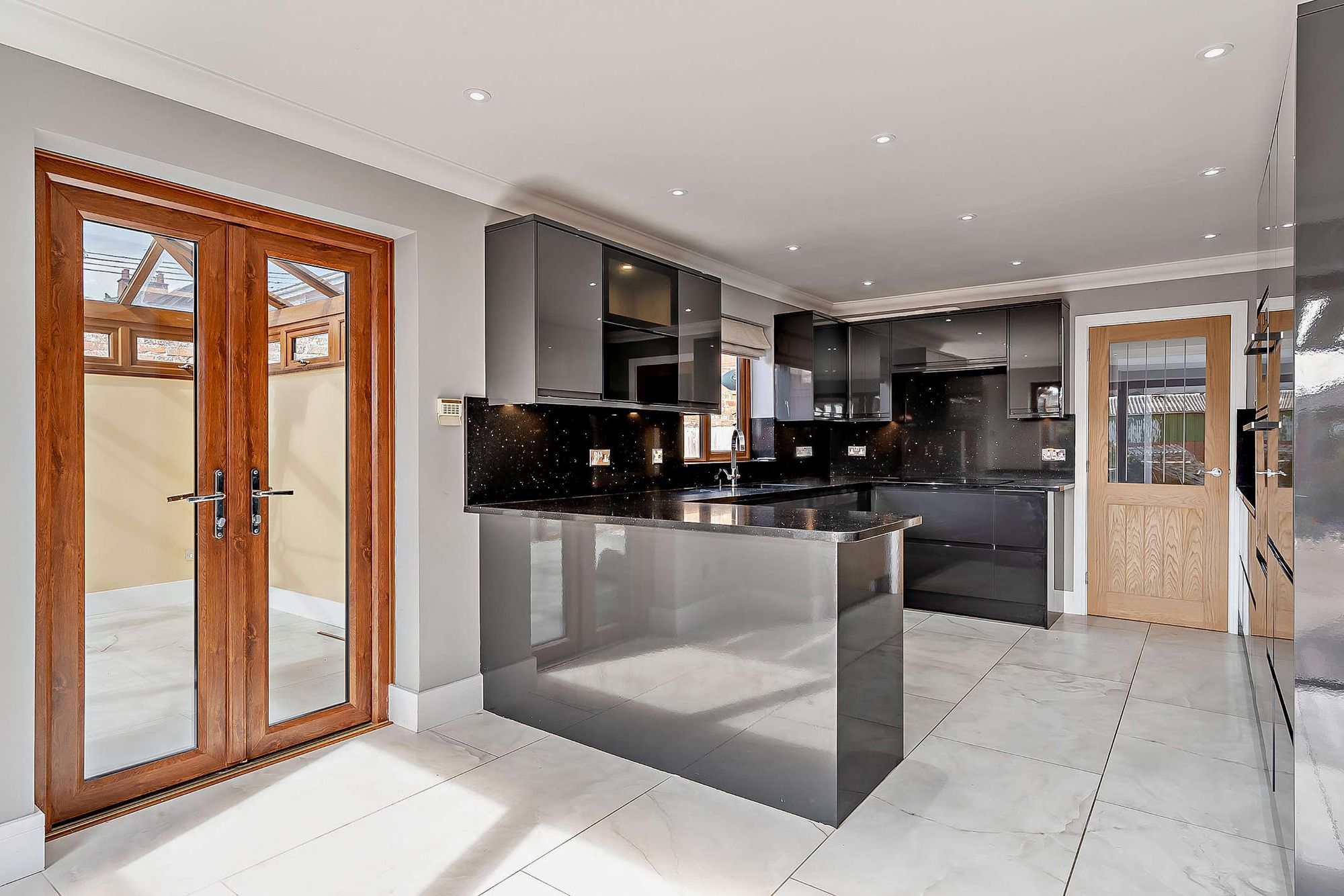 5 bed detached house for sale in Hatfield, Norton, WR5  - Property Image 6