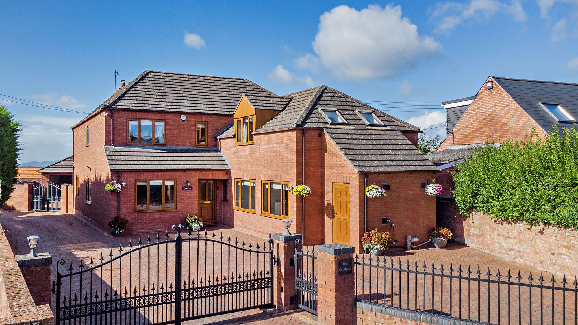 5 bed detached house for sale in Hatfield, Norton, WR5  - Property Image 4