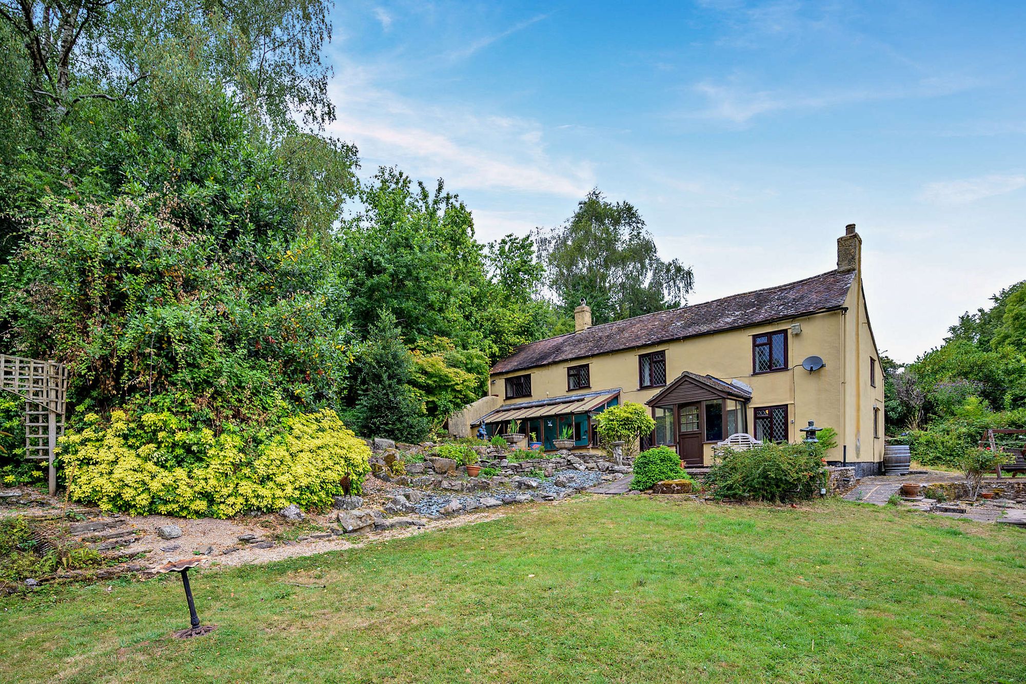 4 bed detached house for sale in Popes Hill, Newnham, GL14 - Property Image 1