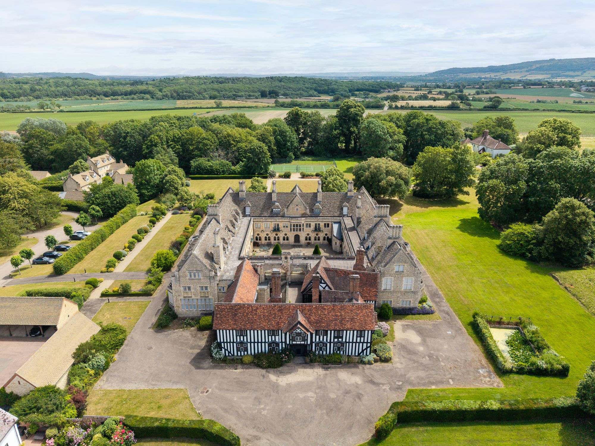 4 bed apartment for sale in 26 Besford Court Estate, Besford, WR8 19