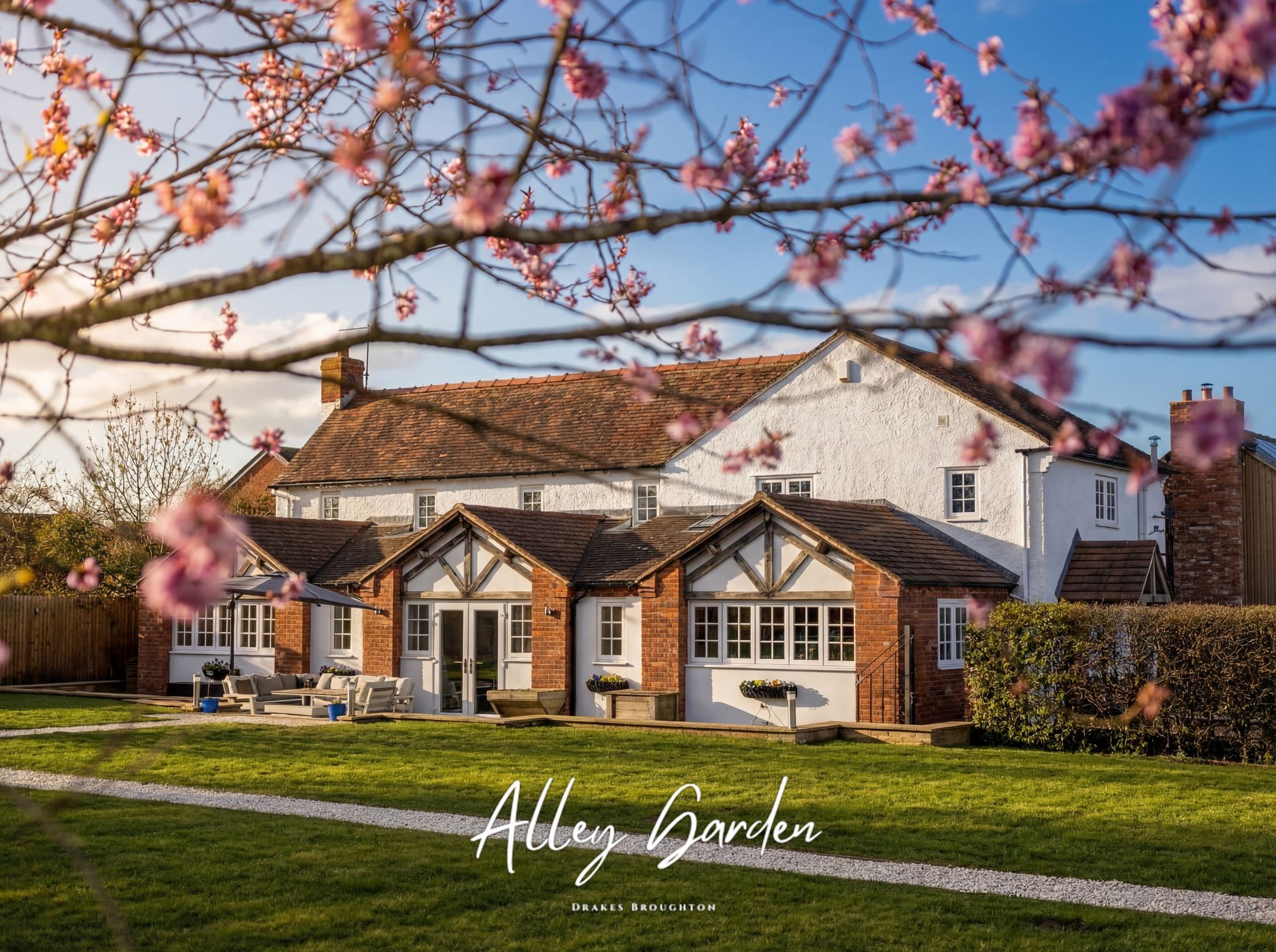 4 bed detached house for sale in Brickyard Lane, Drakes Broughton, WR10