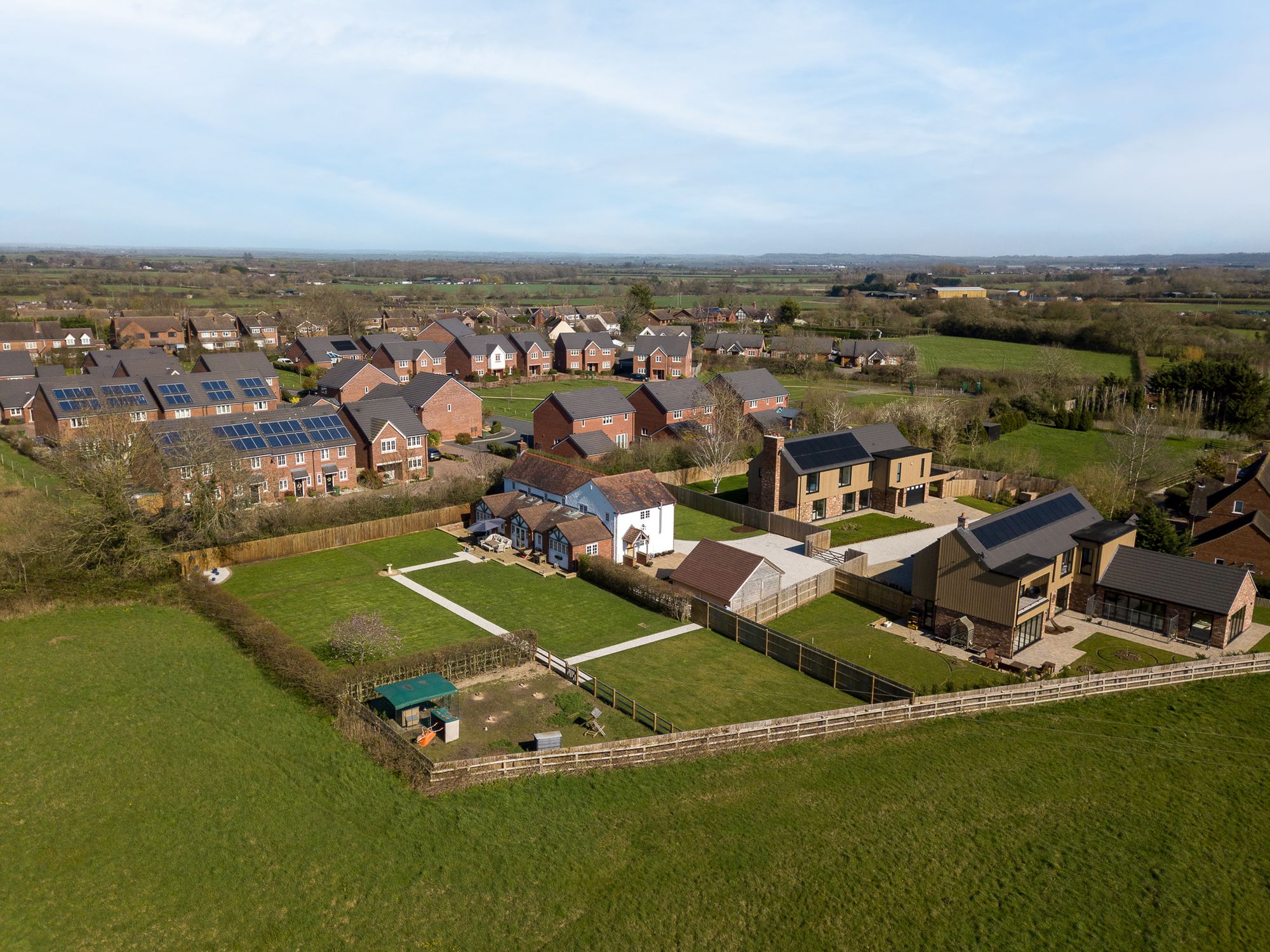 4 bed detached house for sale in Brickyard Lane, Drakes Broughton, WR10 4