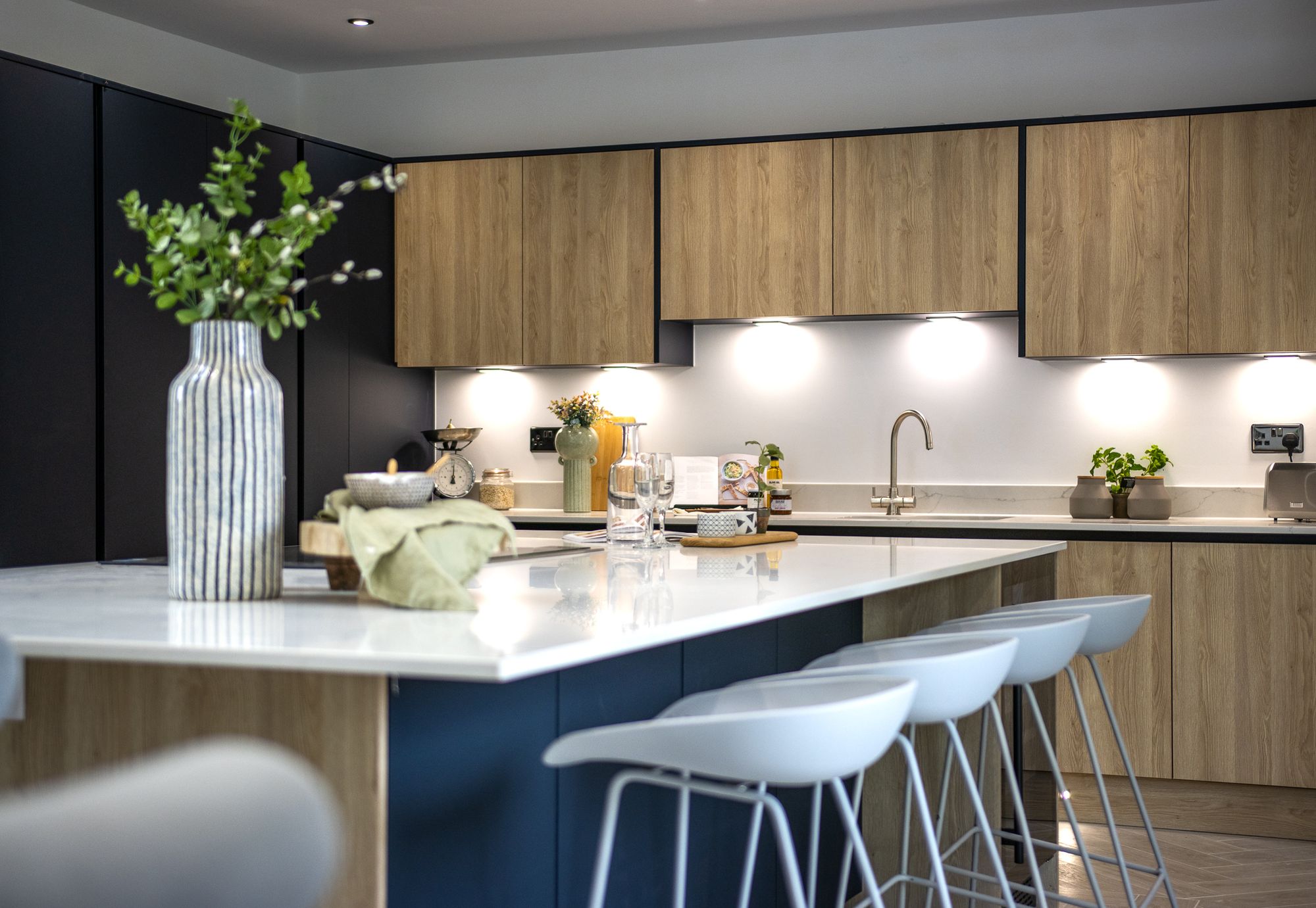 4 bed detached house for sale in Brickyard Lane, Drakes Broughton, WR10  - Property Image 3