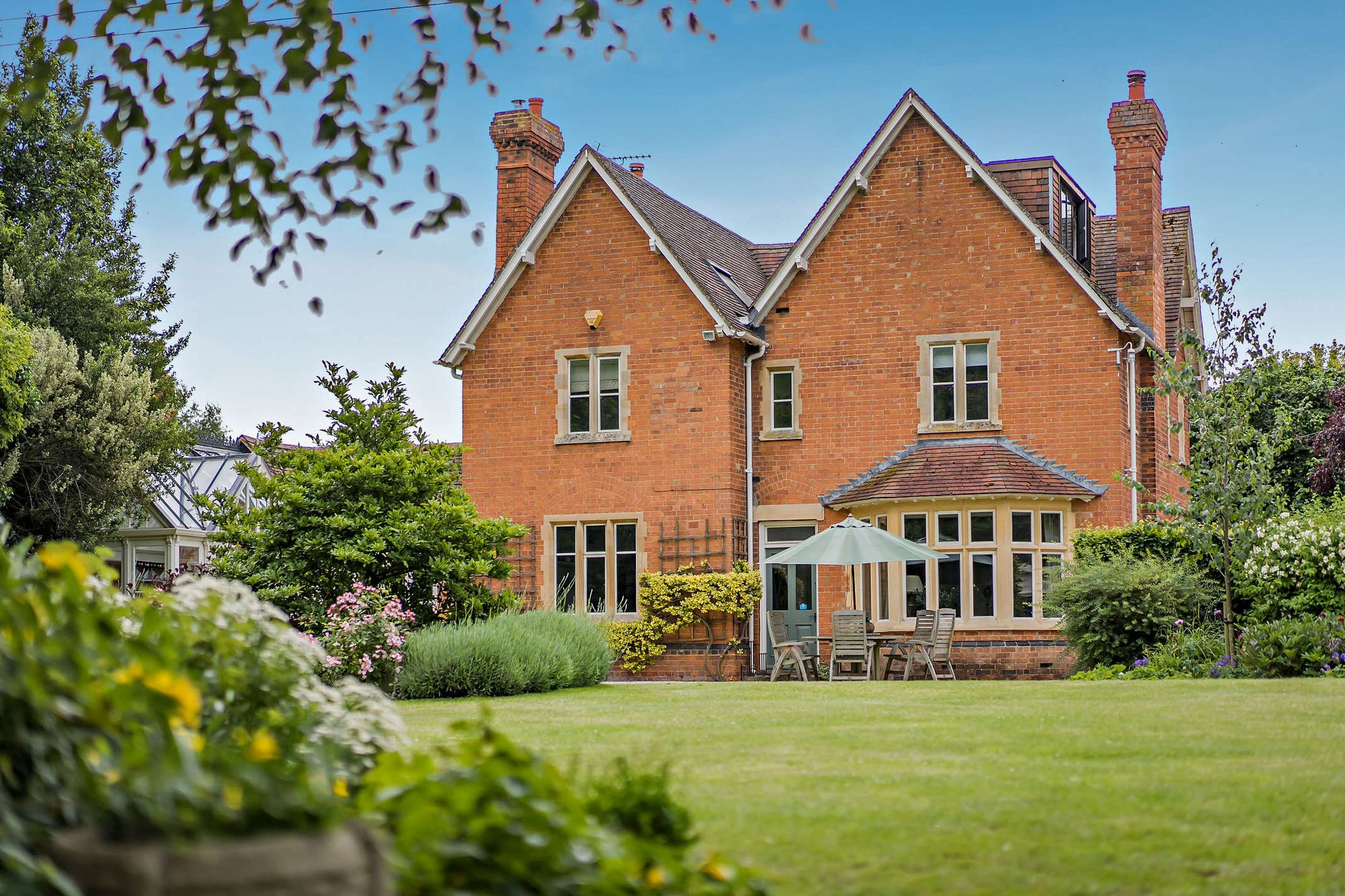5 bed detached house for sale in Churchend, Twyning, GL20 - Property Image 1