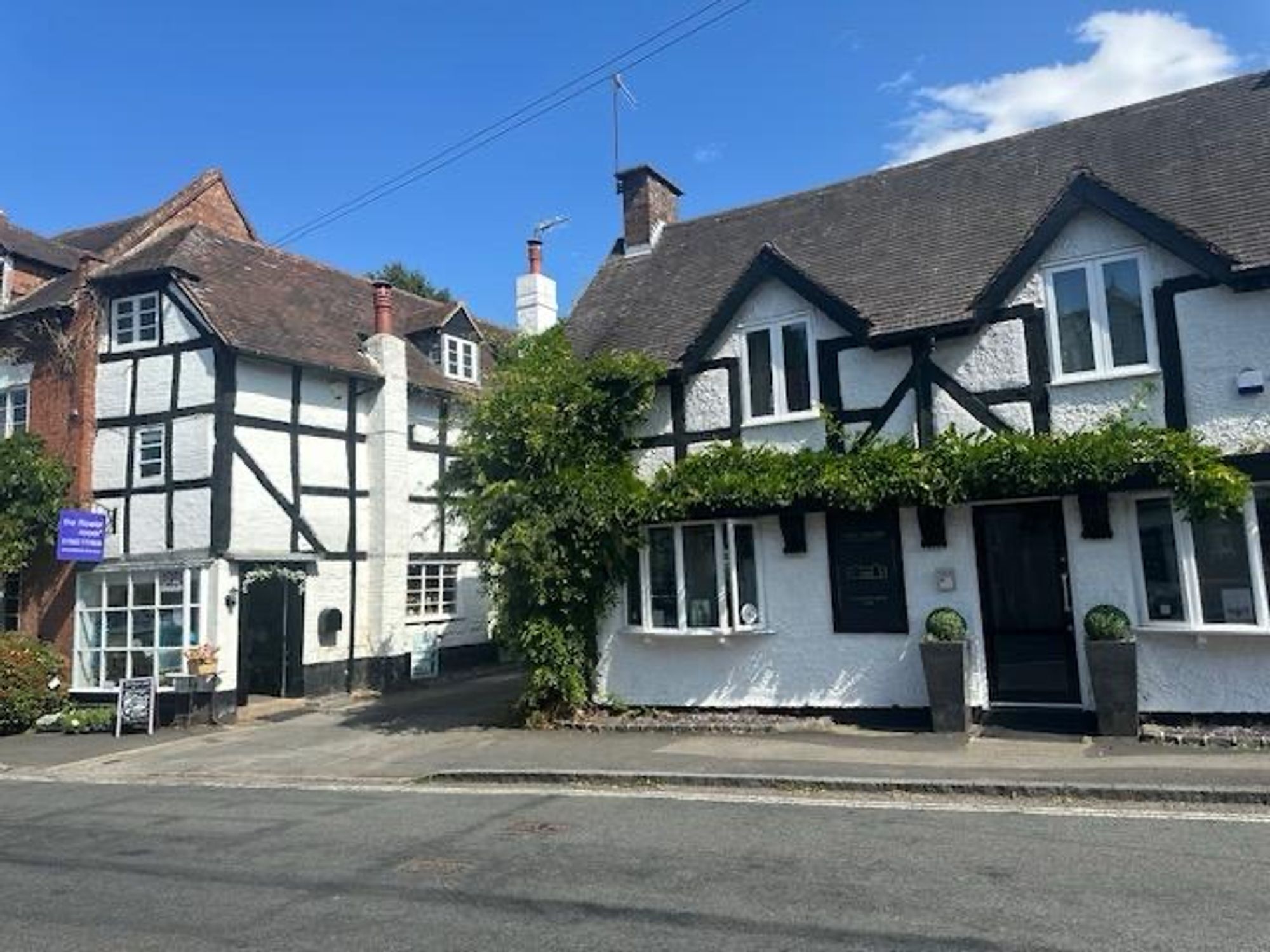 3 bed bungalow for sale in The Village, Chaddesley Corbett, DY10  - Property Image 4