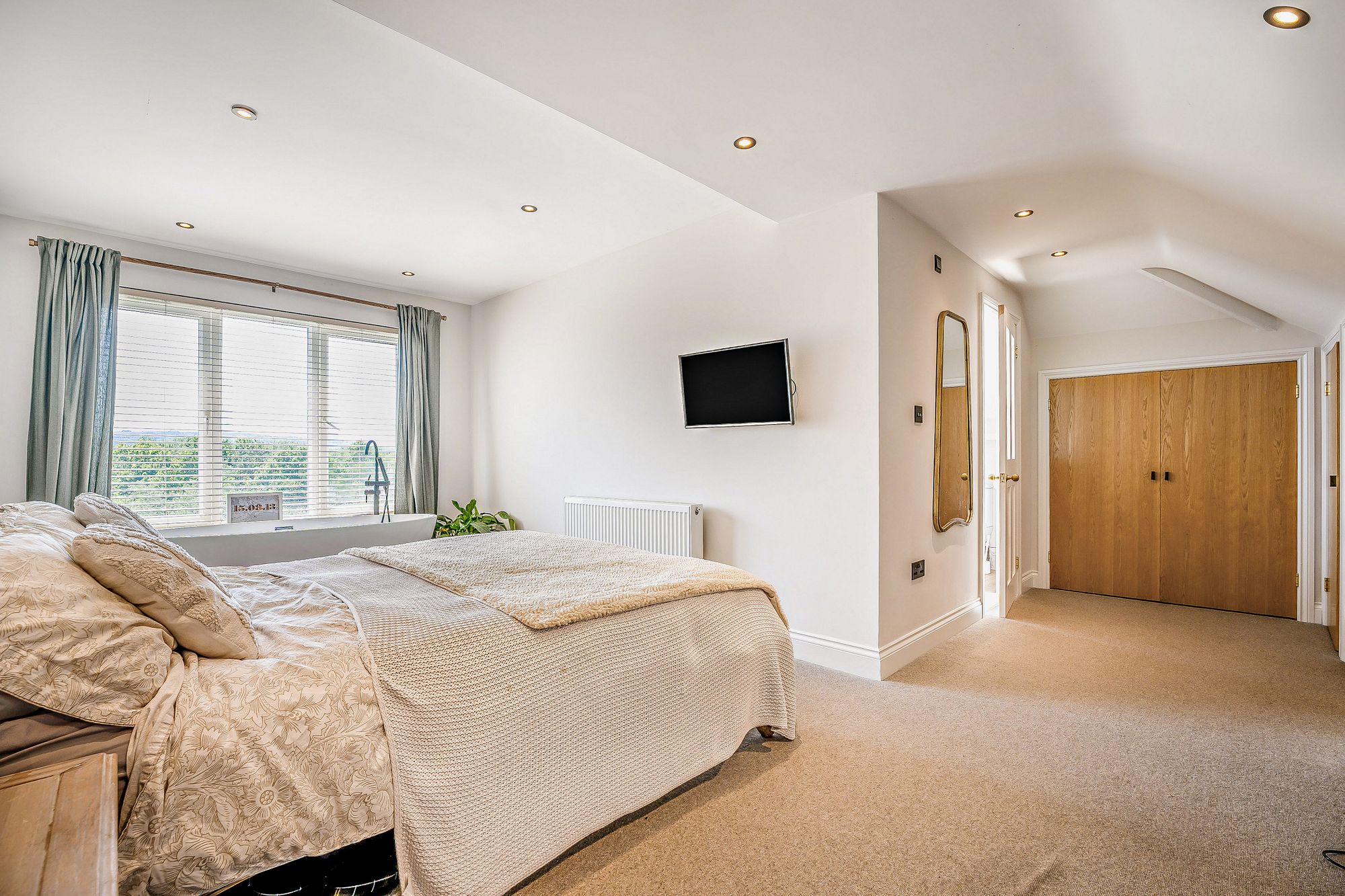 6 bed semi-detached house for sale in Main Road, Wyre Piddle, WR10 12