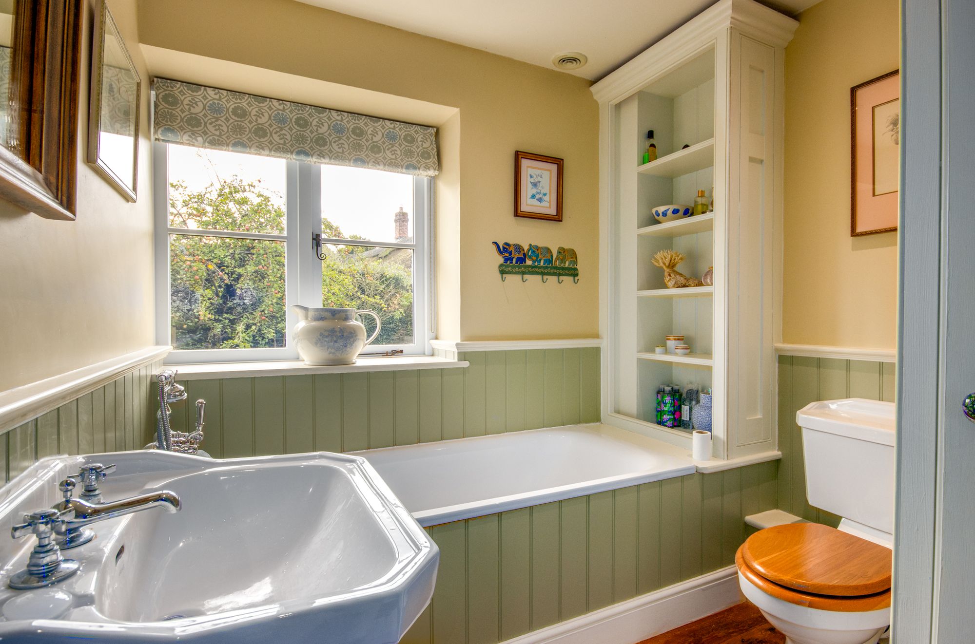 5 bed detached house for sale in Enstone Road, Little Tew, OX7  - Property Image 24