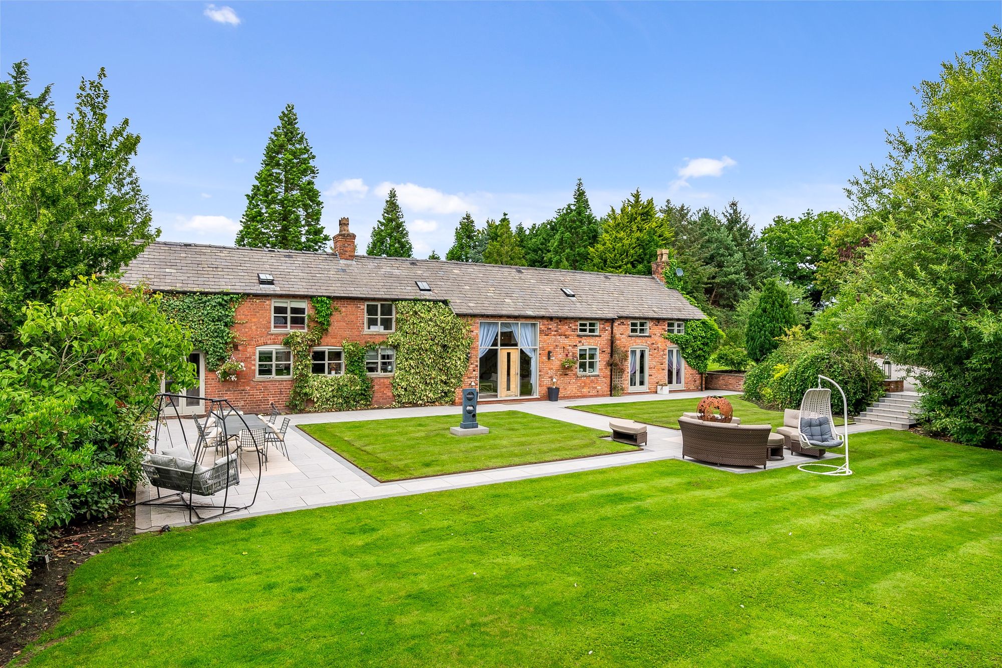 4 Bed Detached House For Sale In Holmes Chapel Road, Over Peover, WA16
