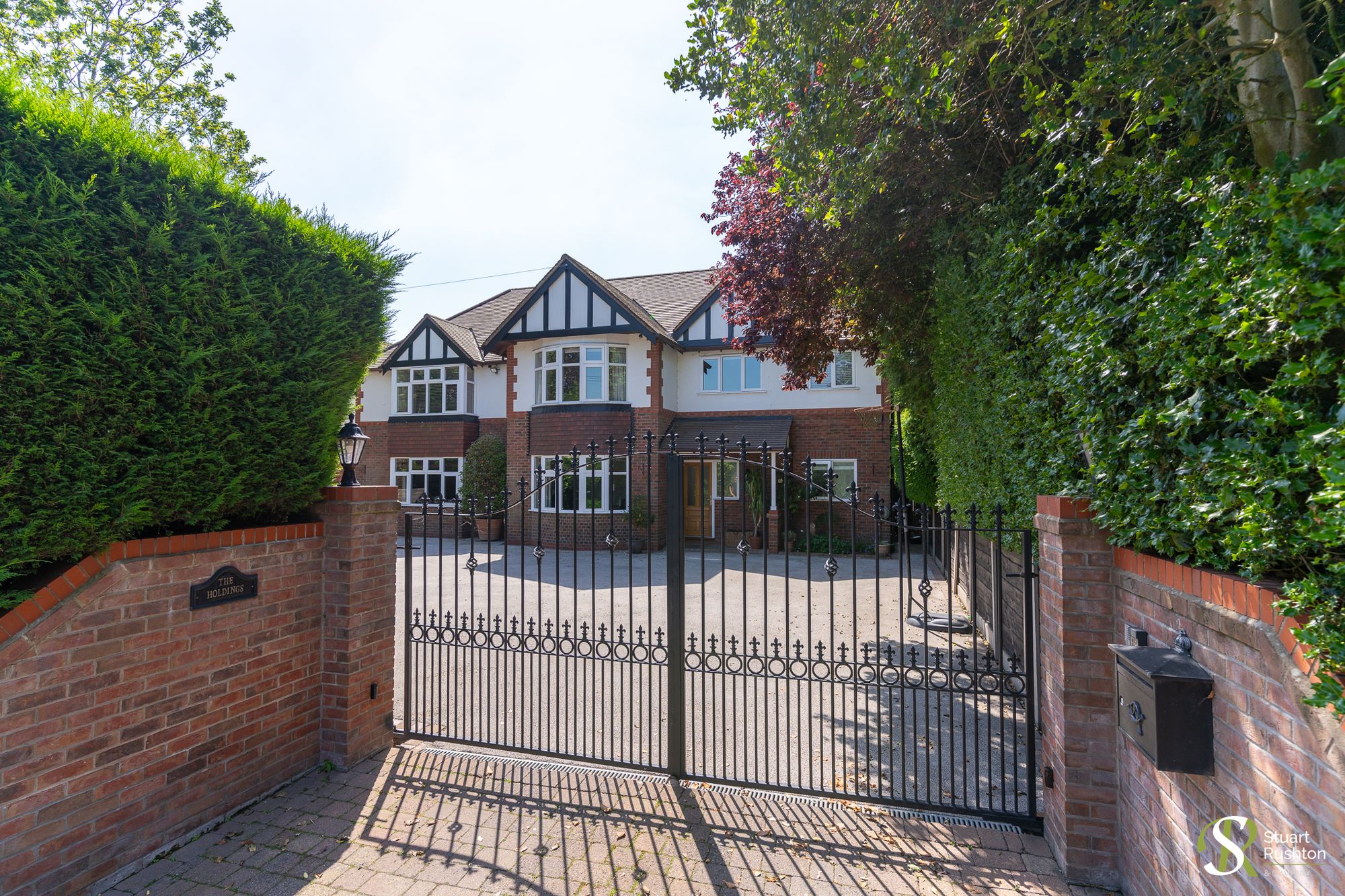 4 Bed Detached House For Sale In Manchester Road, Knutsford, WA16