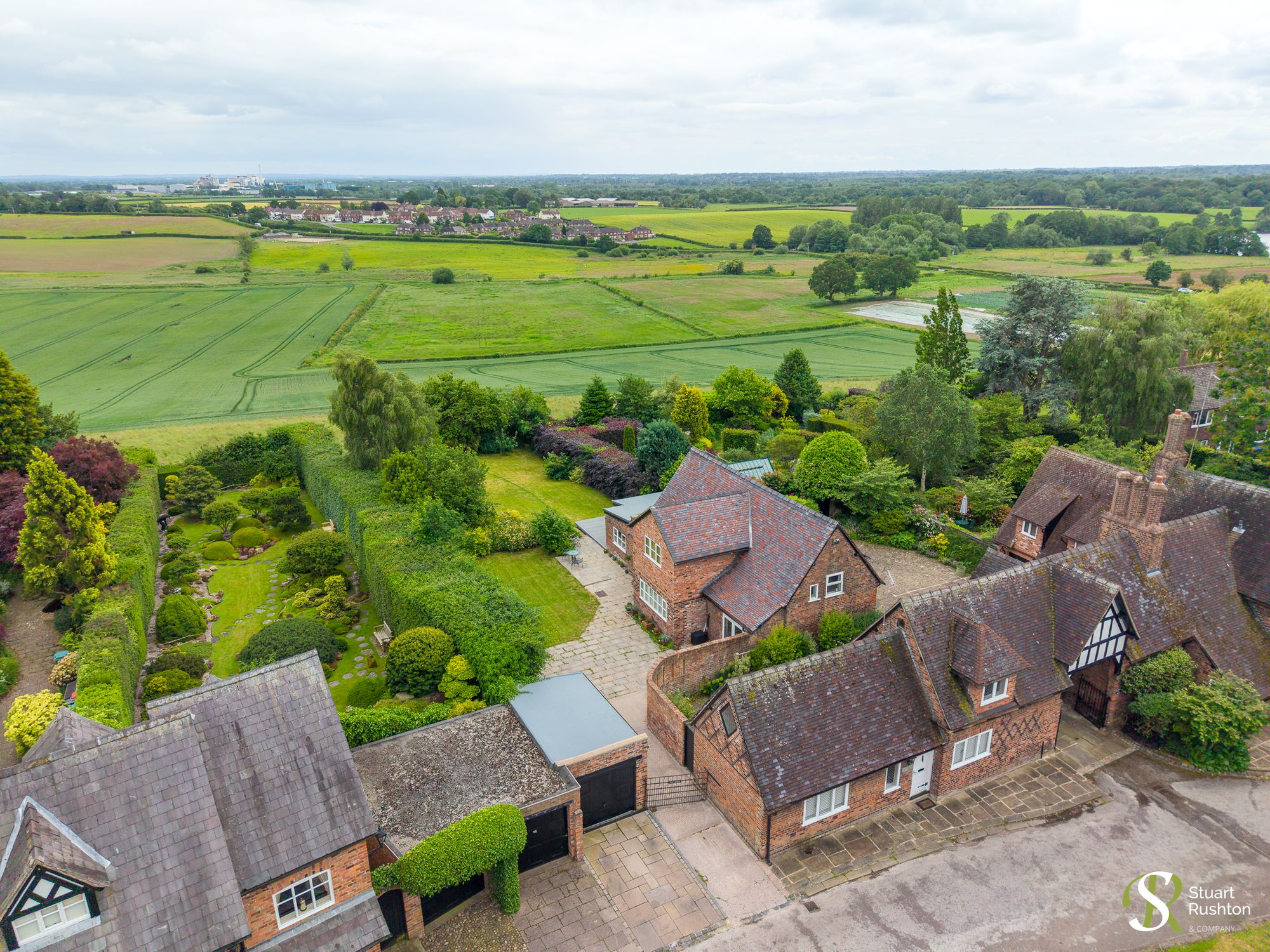 3 Bed Detached House For Sale In Southbank, Great Budworth, CW9