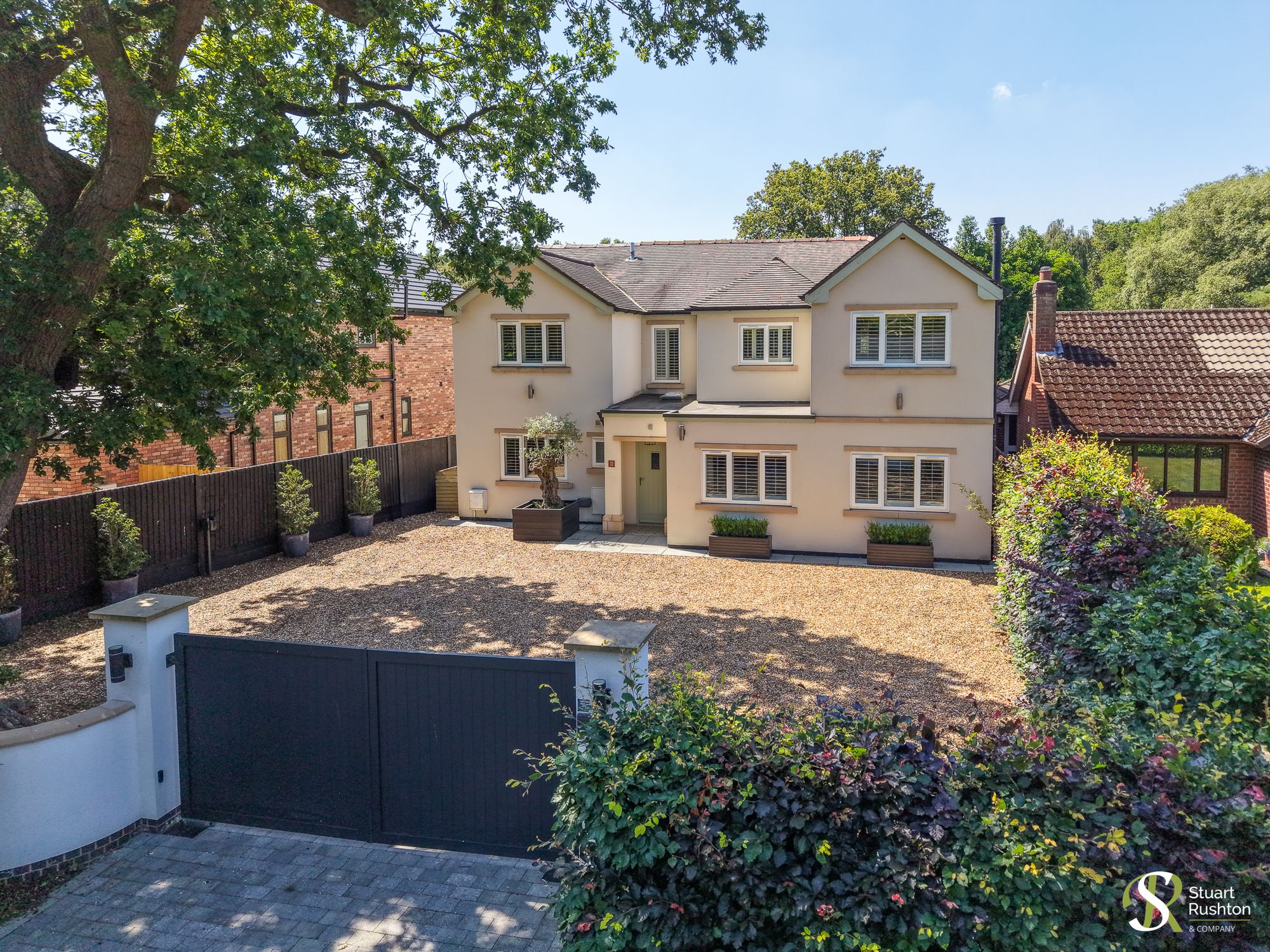 5 Bed Detached House For Sale In Northwich Road, Cranage, CW4