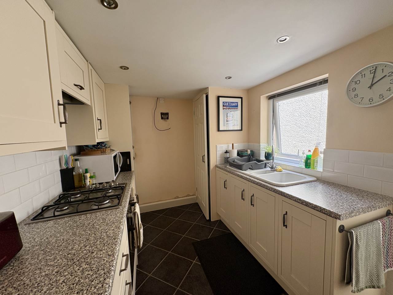 2 bed terraced house to rent in St Marie Street, Bridgend 3