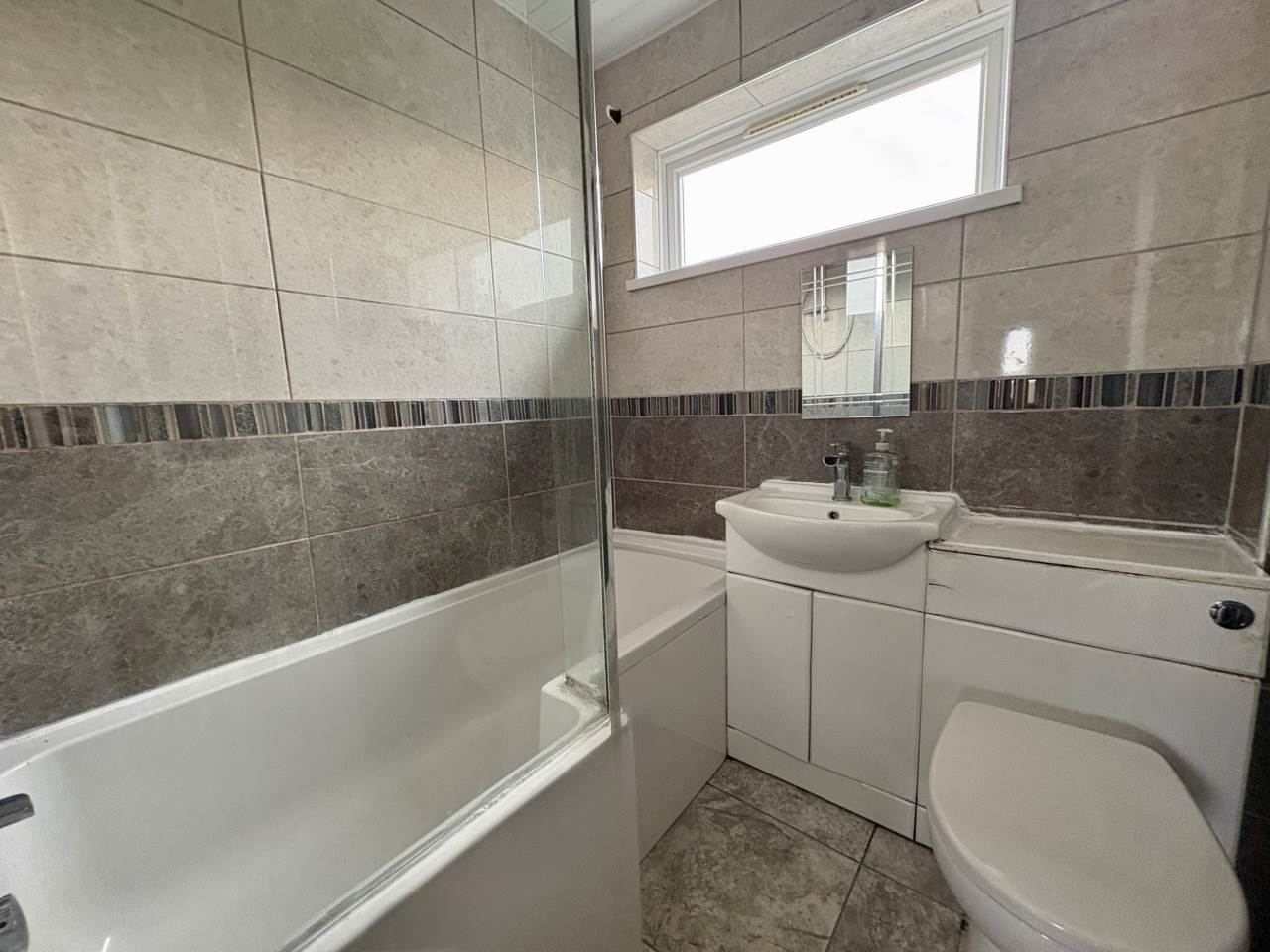 2 bed terraced house to rent in Llys Gwyn, Bridgend 5