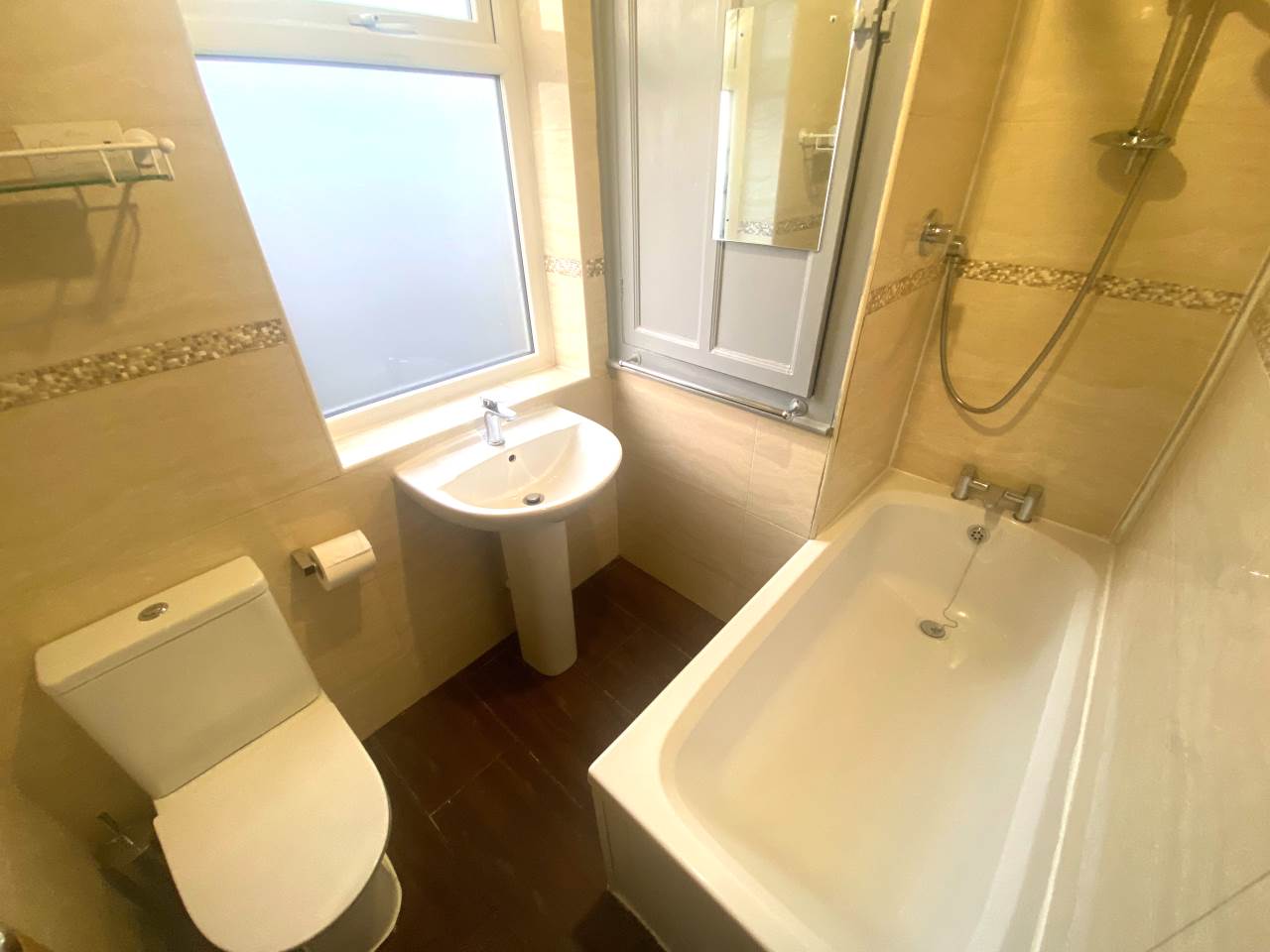3 bed semi-detached house to rent in Garfield Avenue, Litchard 6
