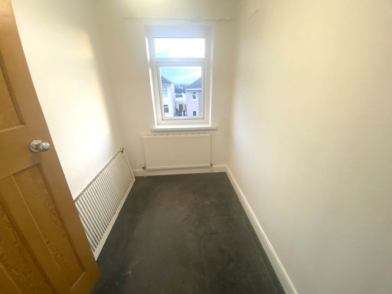 3 bed semi-detached house to rent in Garfield Avenue, Litchard 9