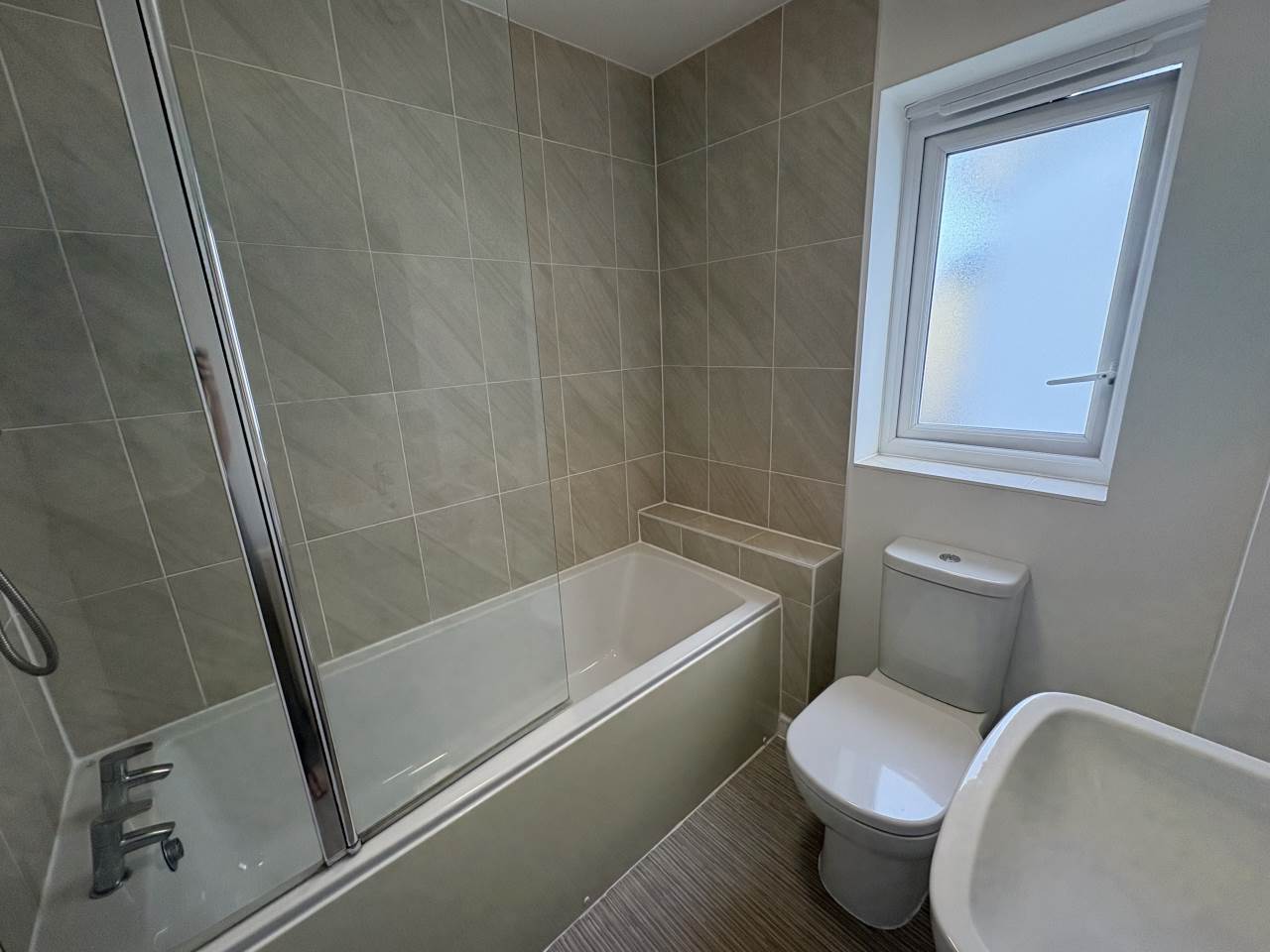 2 bed semi-detached house to rent in Crompton Way, Ogmore-By-Sea 5