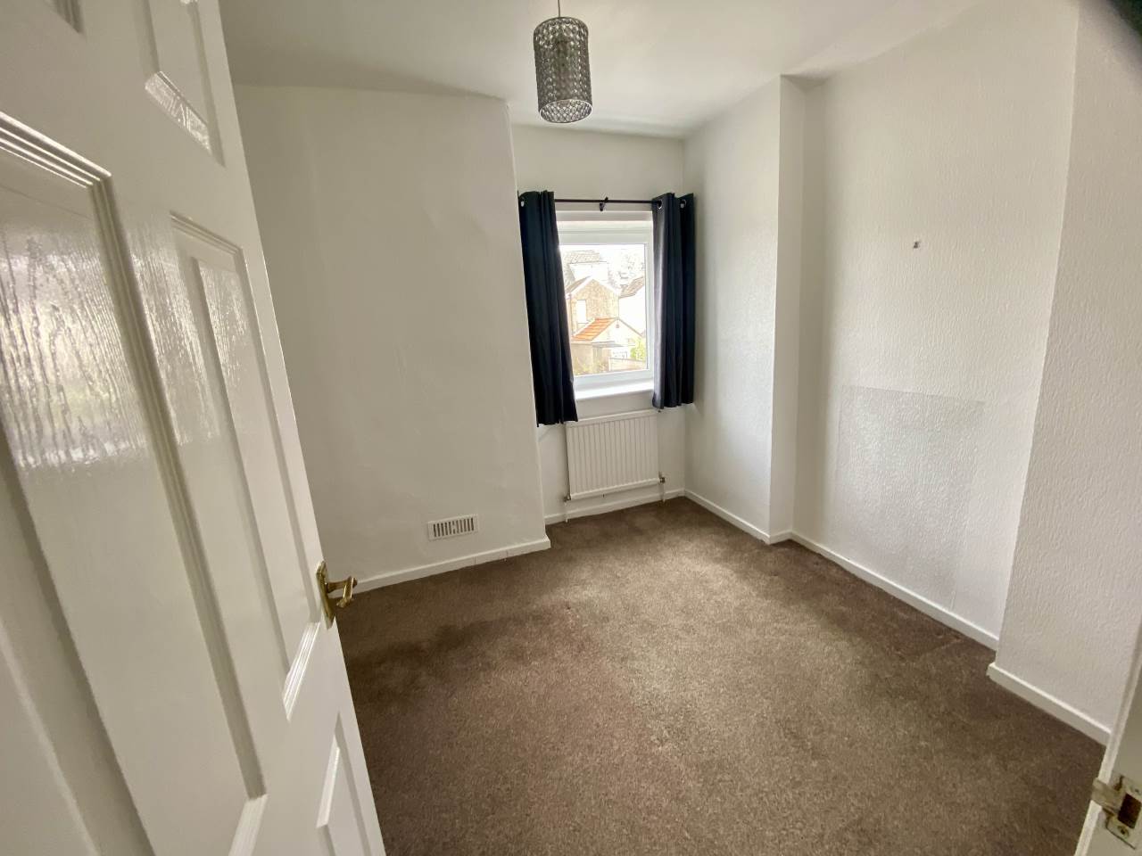 3 bed end of terrace house to rent in South Street, Bridgend 6