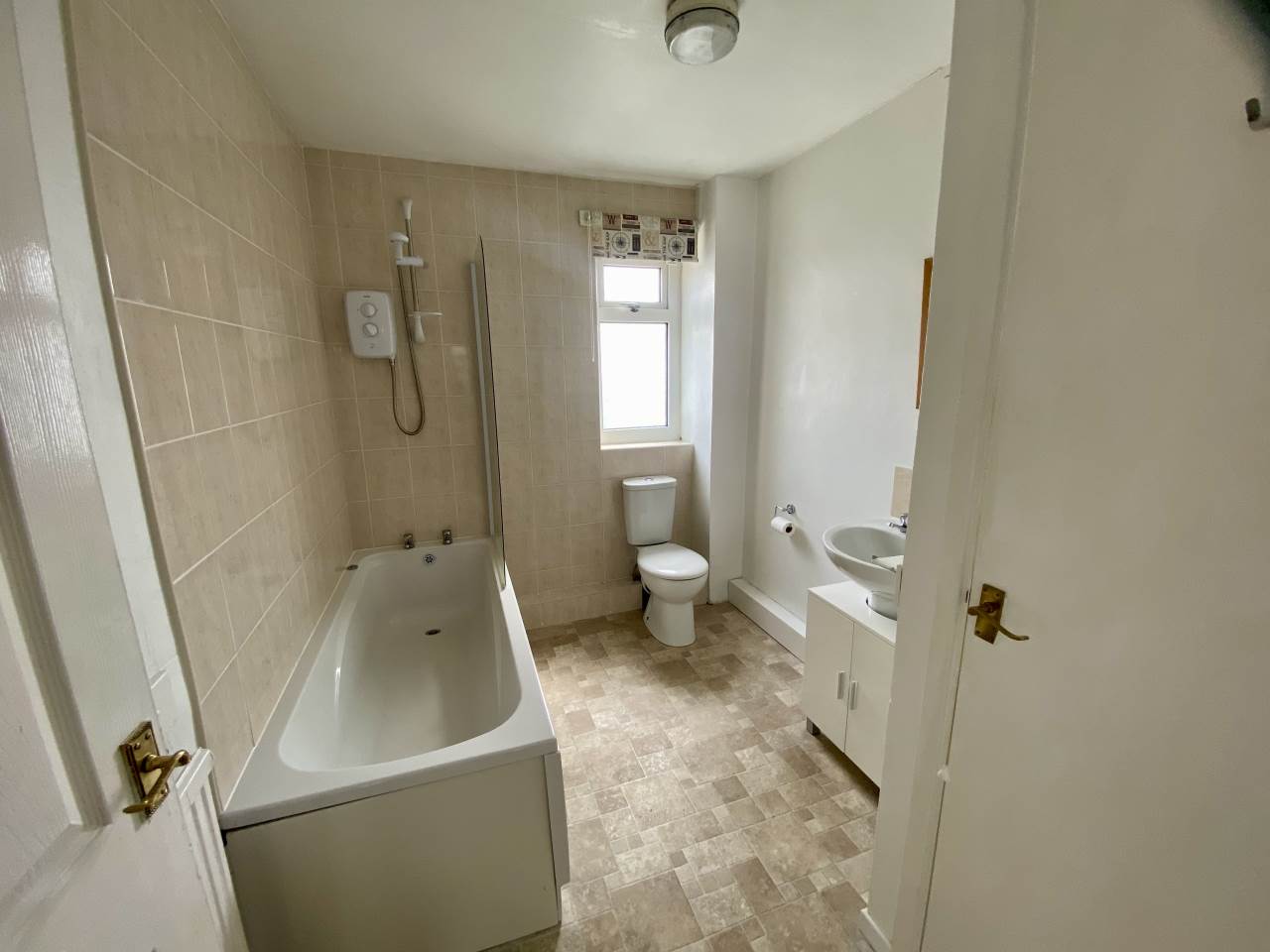 3 bed end of terrace house to rent in South Street, Bridgend 7