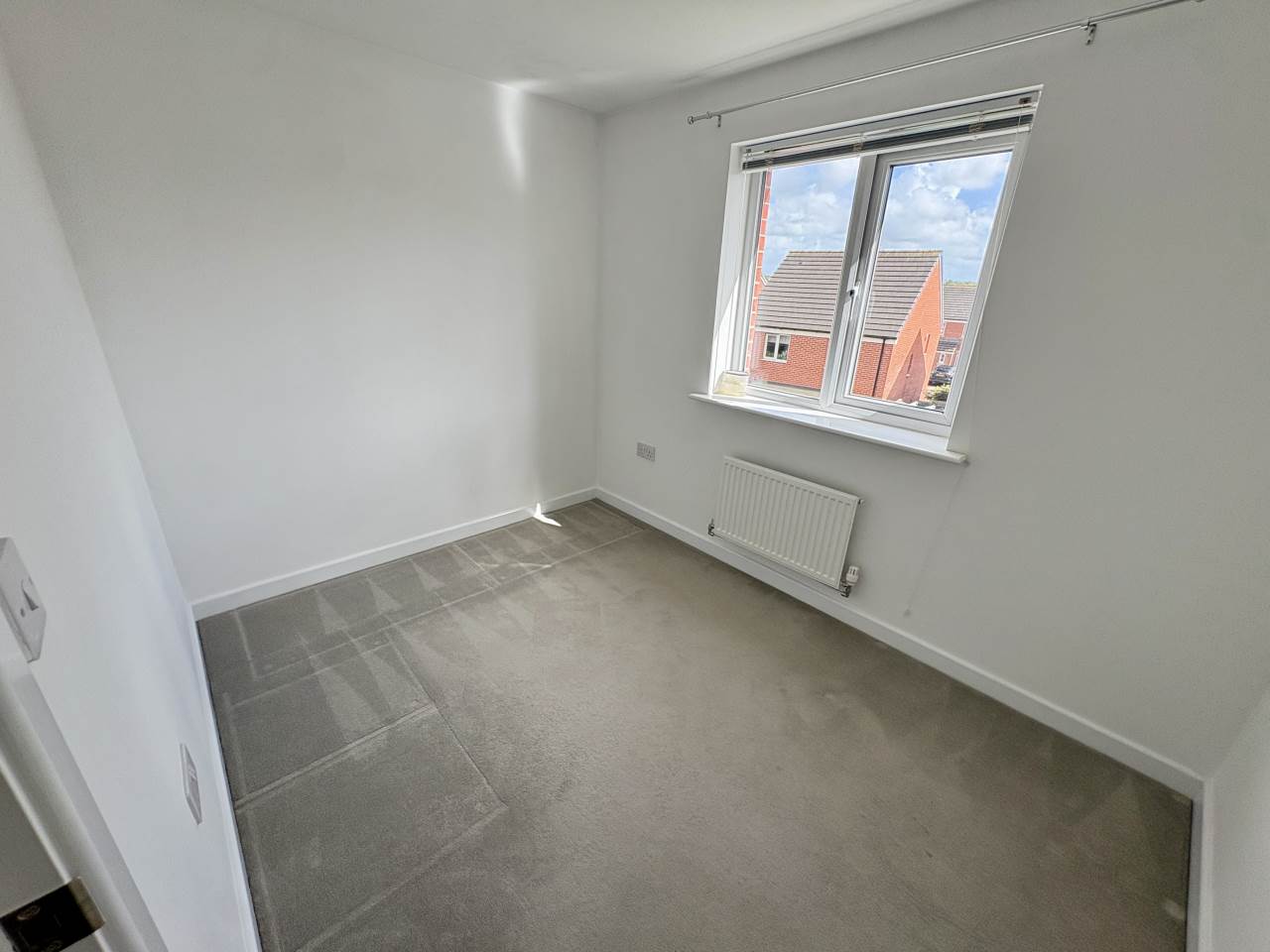 3 bed semi-detached house to rent in Llys Ceirios, Coity 9