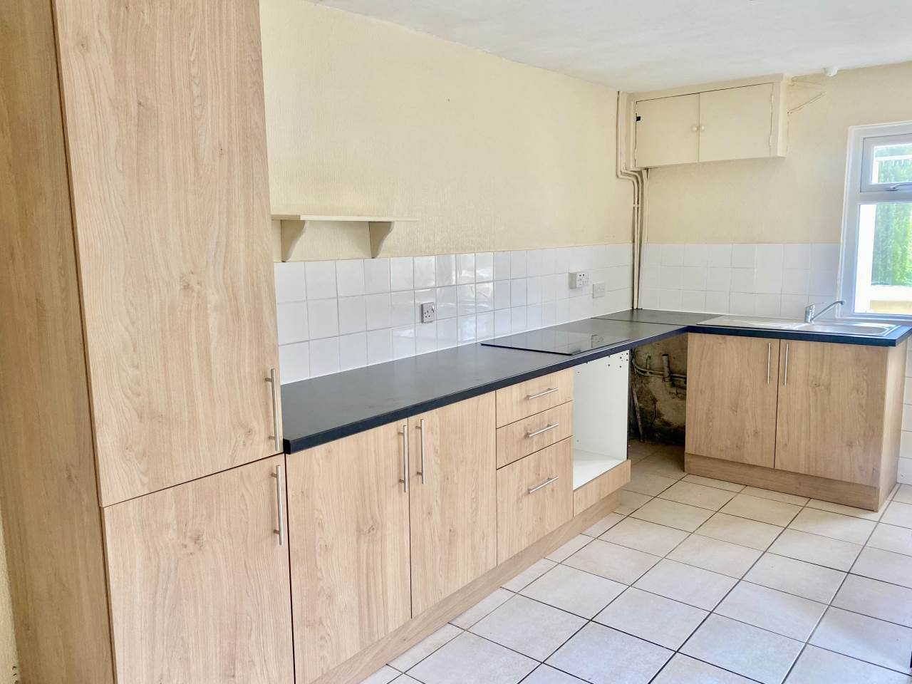 3 bed terraced house to rent in Grove Road 8