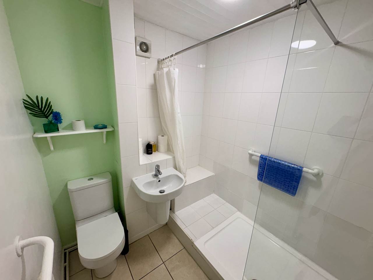 2 bed ground floor flat to rent in Tondu Road, Bridgend 7