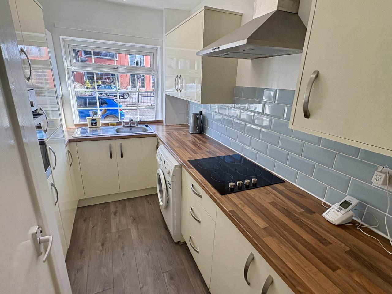 2 bed ground floor flat to rent in Tondu Road, Bridgend 1