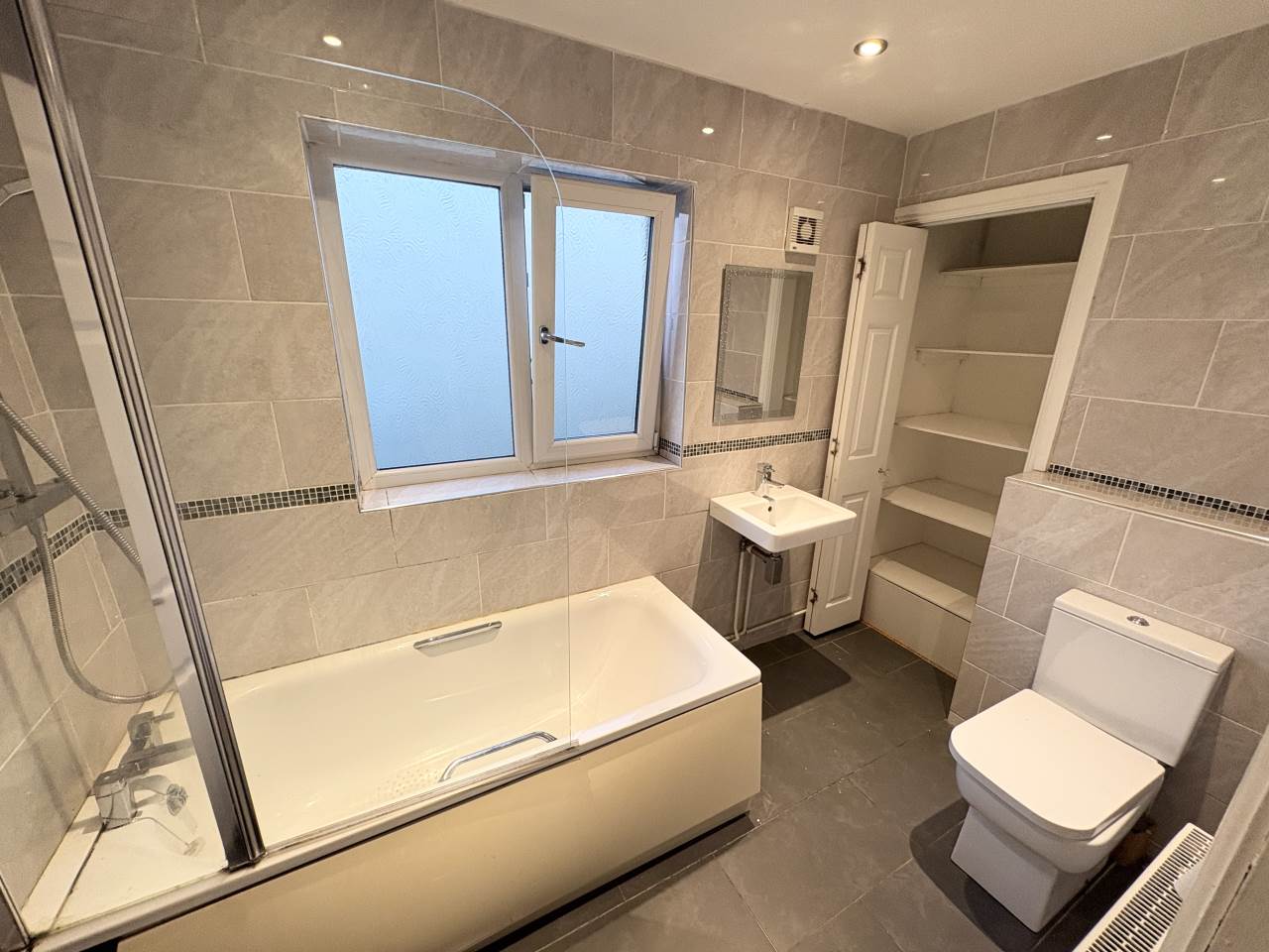 4 bed terraced house to rent in Wigan Terrace, Bryncethin 10