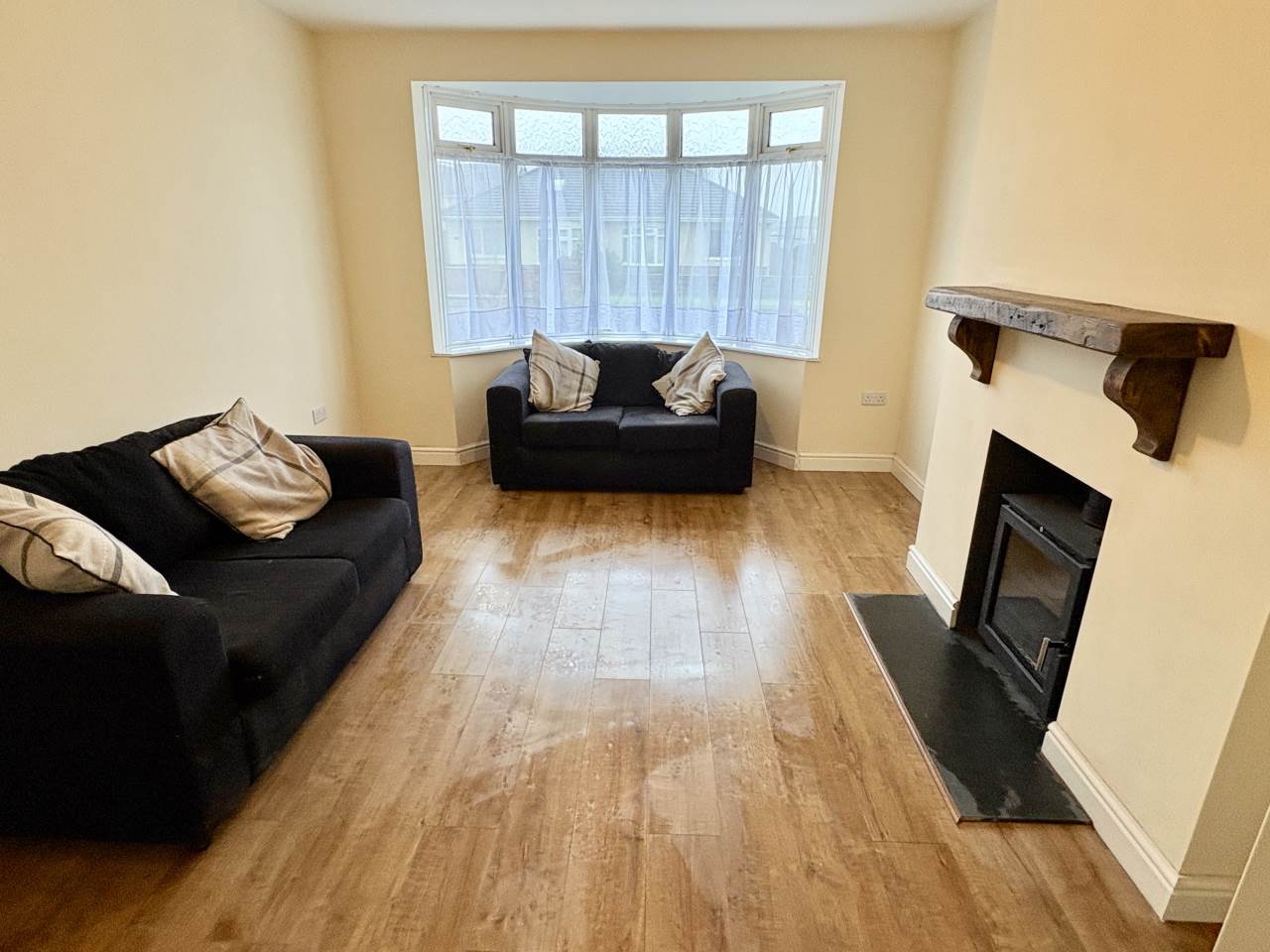 2 bed bungalow to rent in Idris Place, Litchard  - Property Image 4