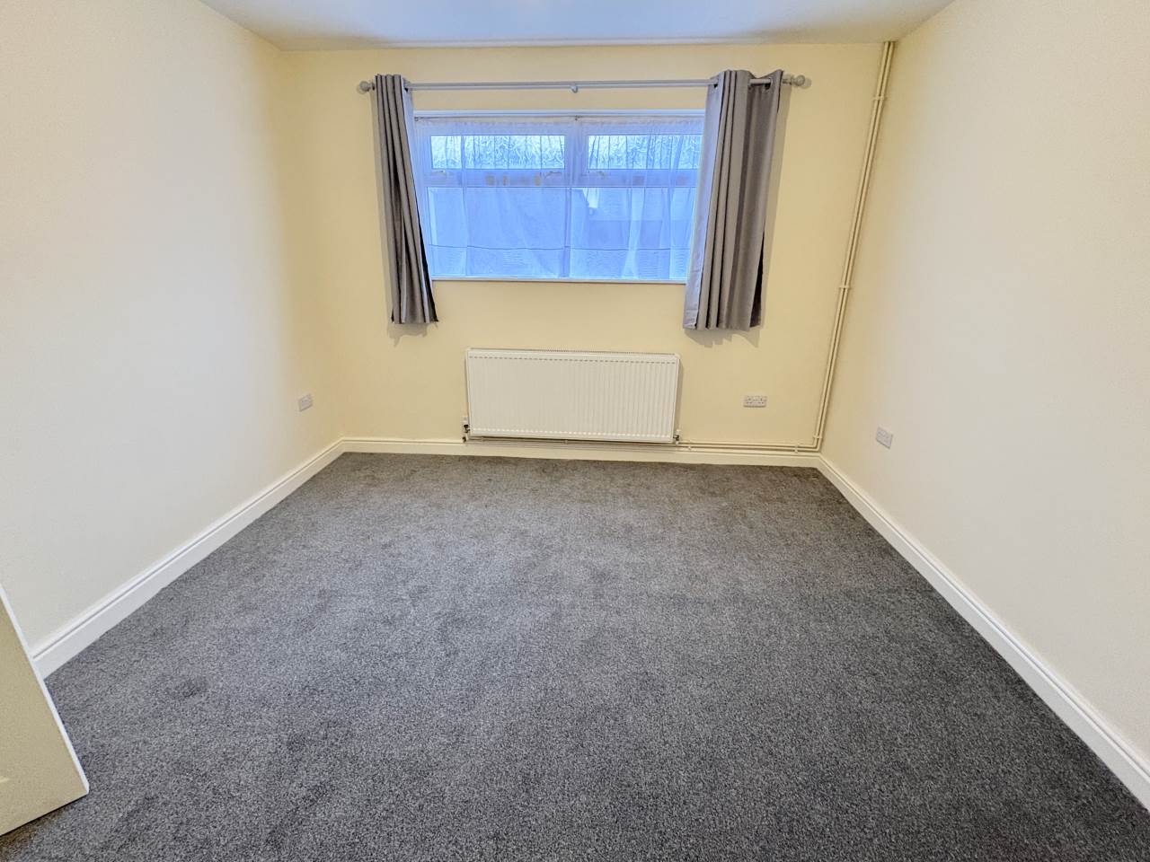 2 bed bungalow to rent in Idris Place, Litchard  - Property Image 10