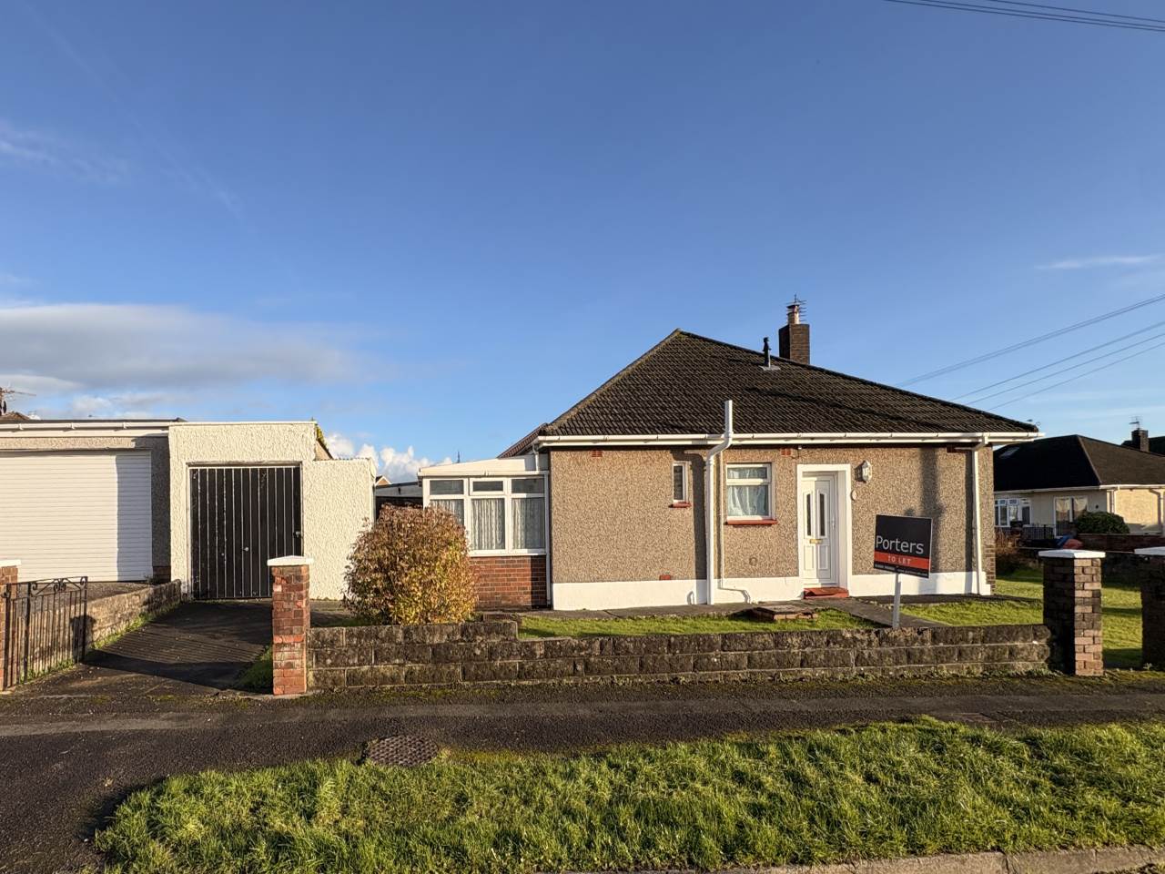 2 bed bungalow to rent in Idris Place, Litchard 2