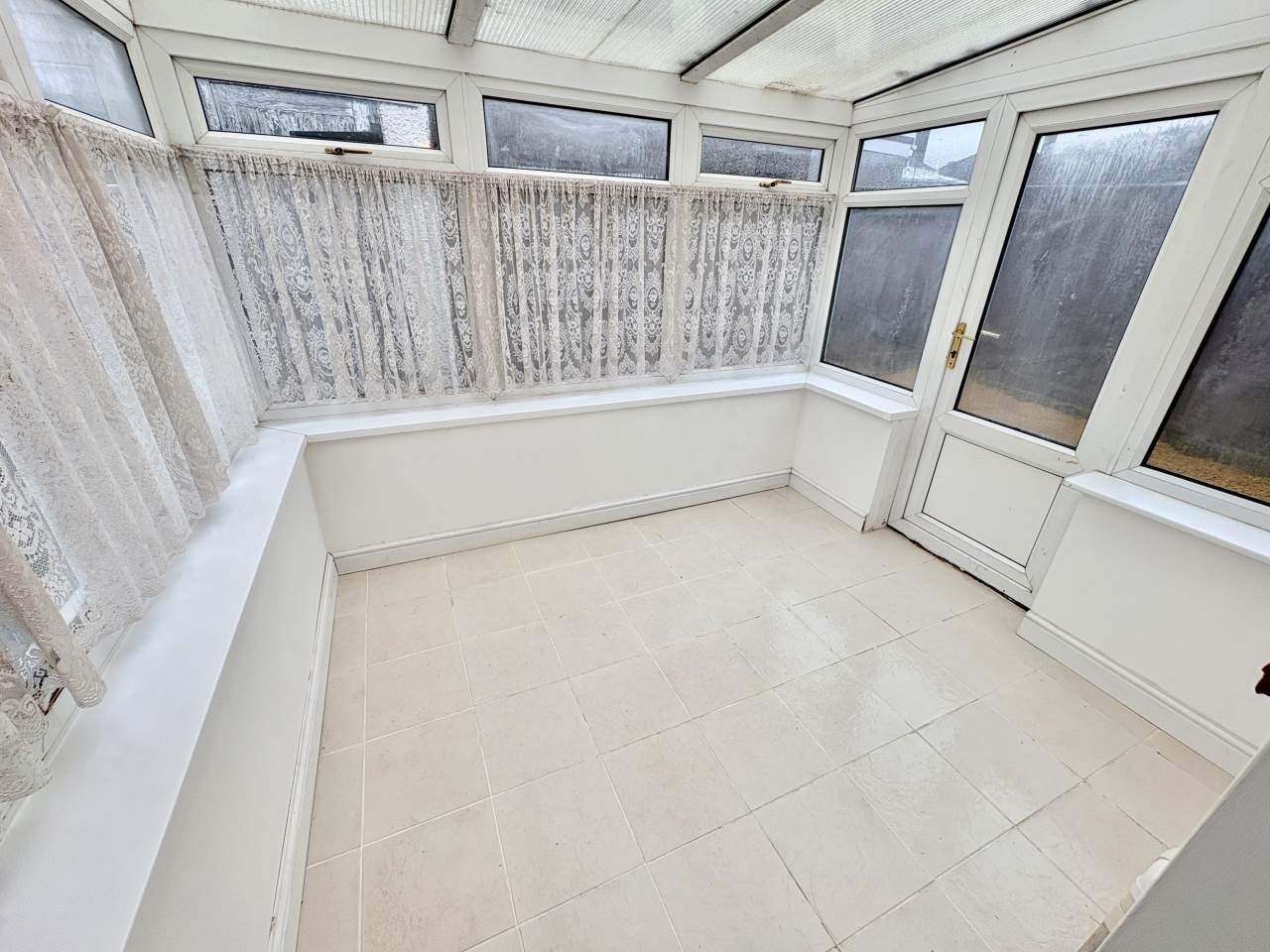 2 bed bungalow to rent in Idris Place, Litchard  - Property Image 8