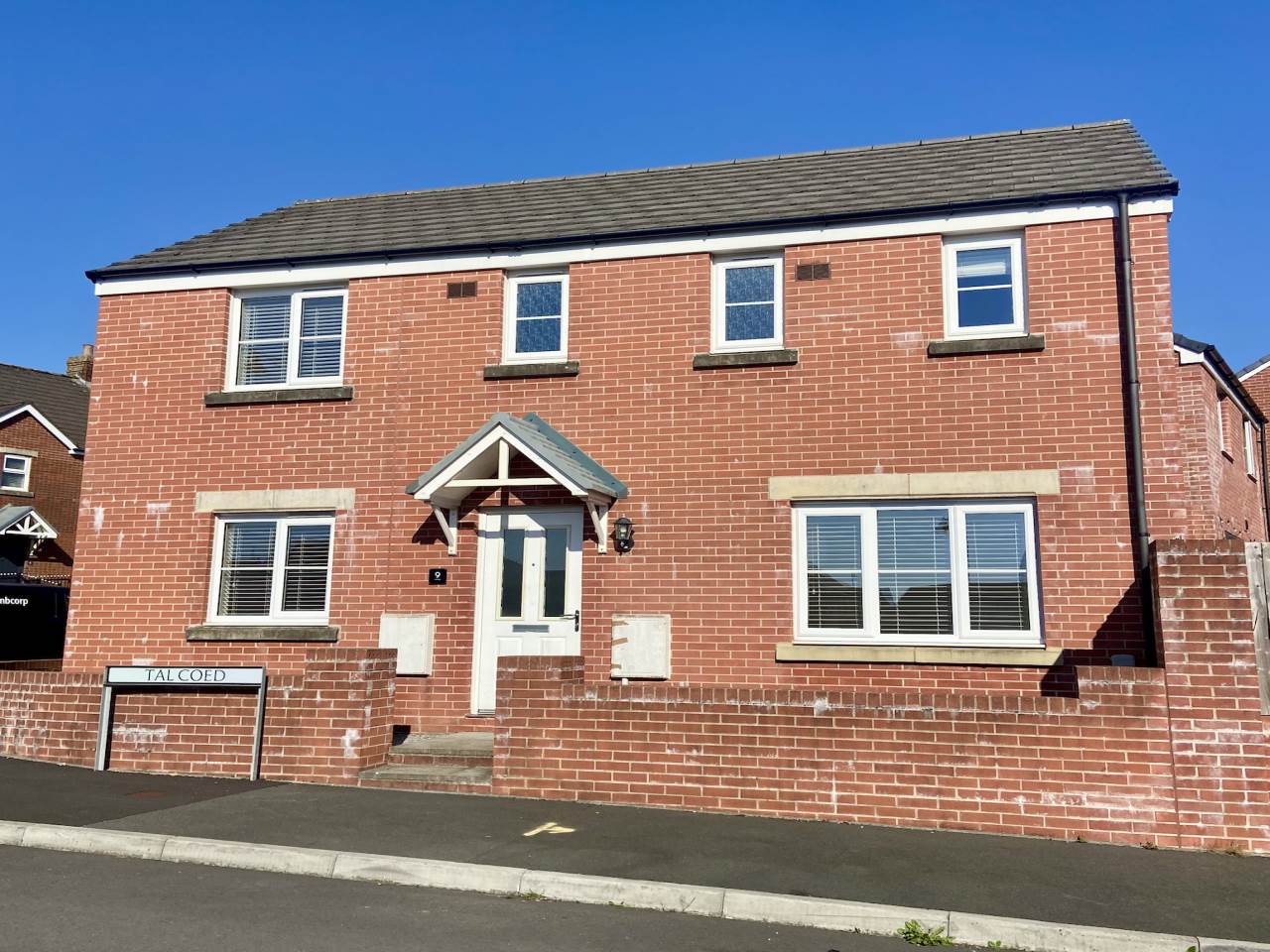 3 bed detached house to rent in Tal Coed, Coity - Property Image 1