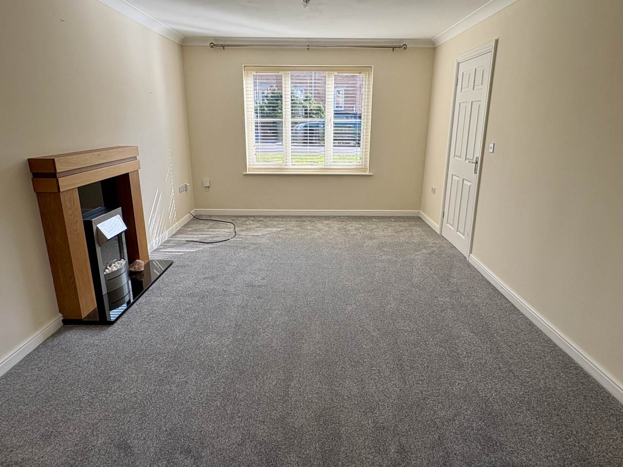 4 bed detached house to rent in Chestnut Bush, Broadlands 2