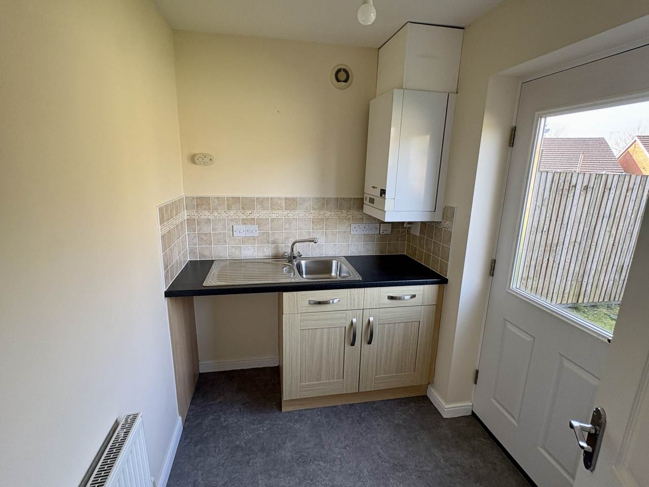 4 bed detached house to rent in Chestnut Bush, Broadlands 5