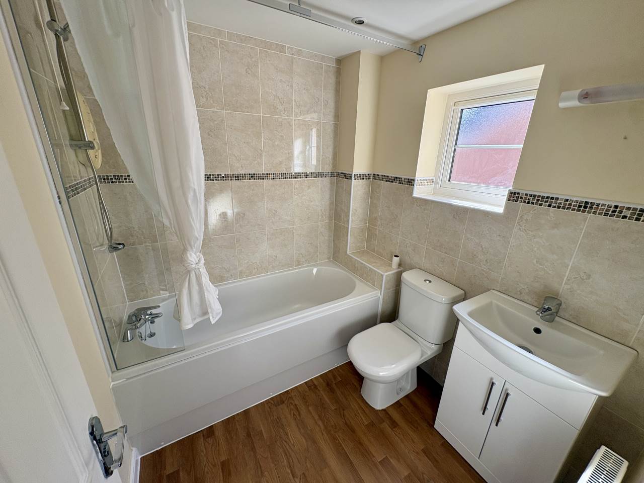 4 bed detached house to rent in Chestnut Bush, Broadlands  - Property Image 14