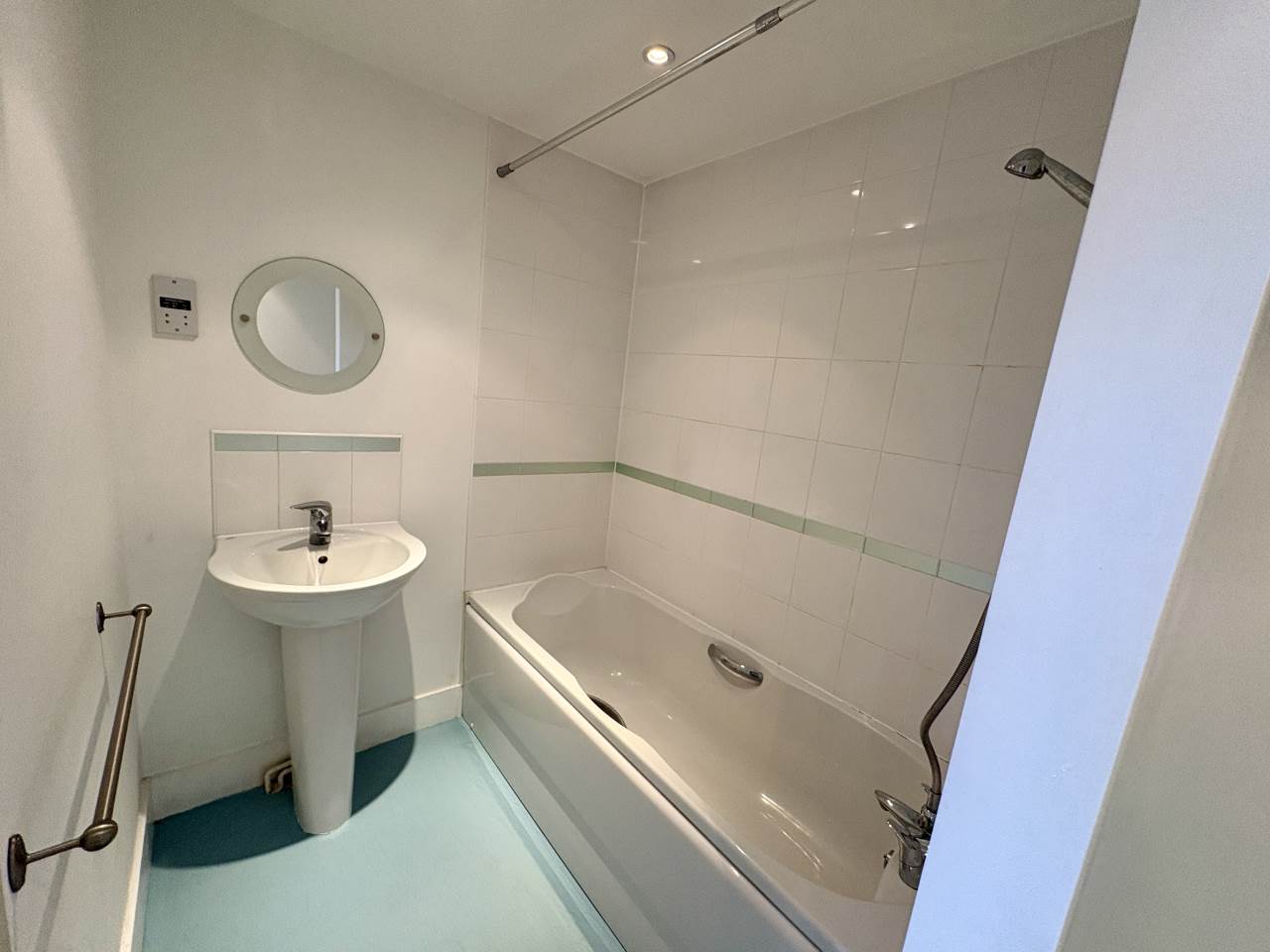 2 bed apartment to rent in Brook Court, Bridgend  - Property Image 7