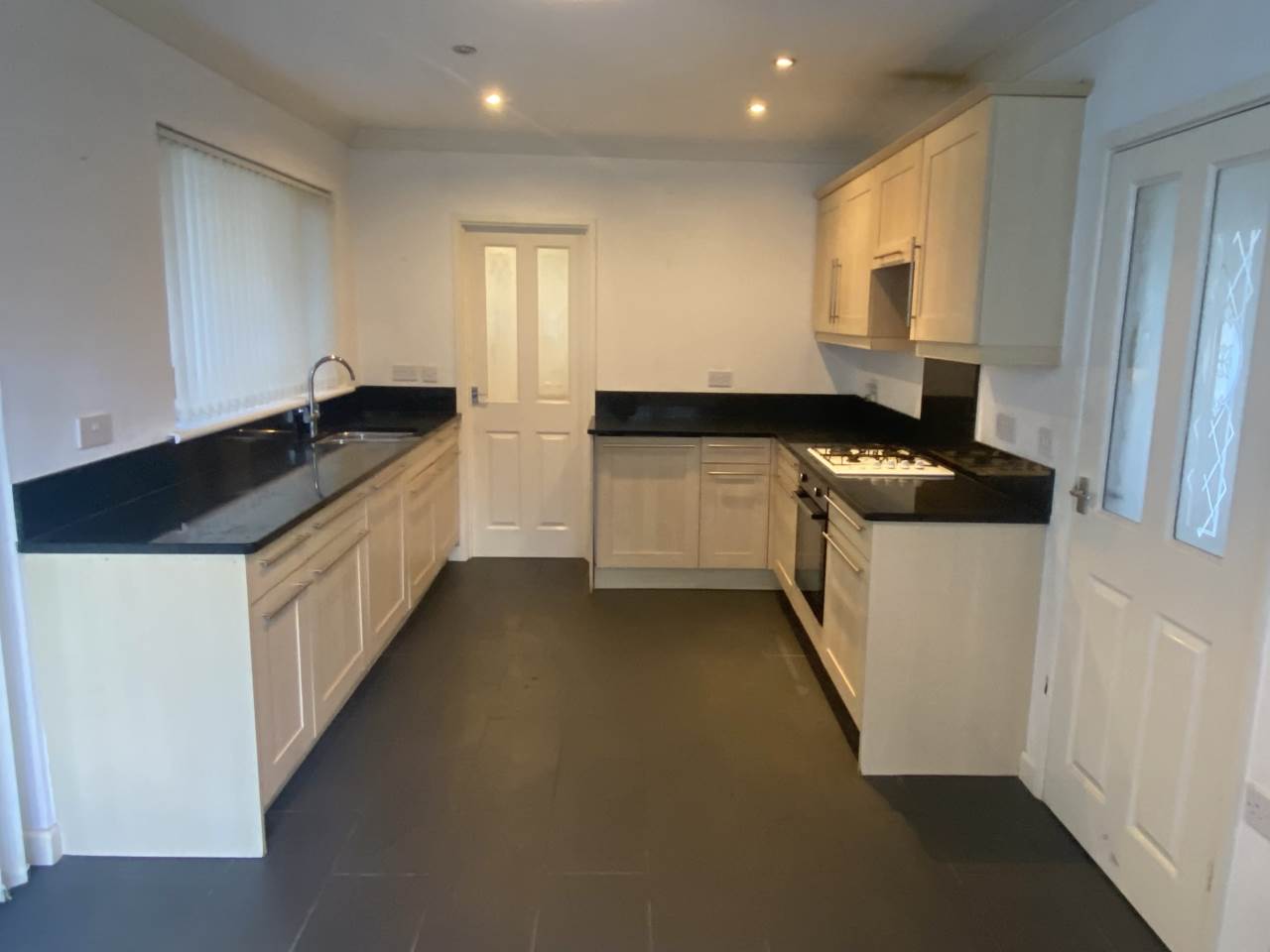 3 bed house to rent in Pascoes Avenue, Bridgend 2